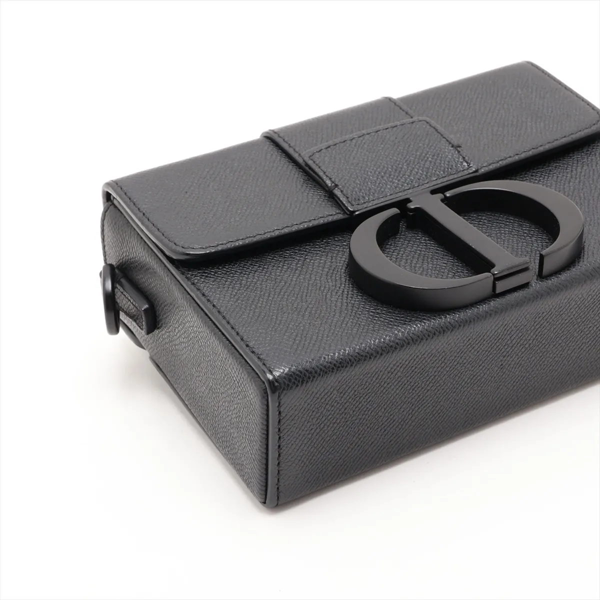 Montaigne 30 Leather Shoulder Bag, Black — view 4