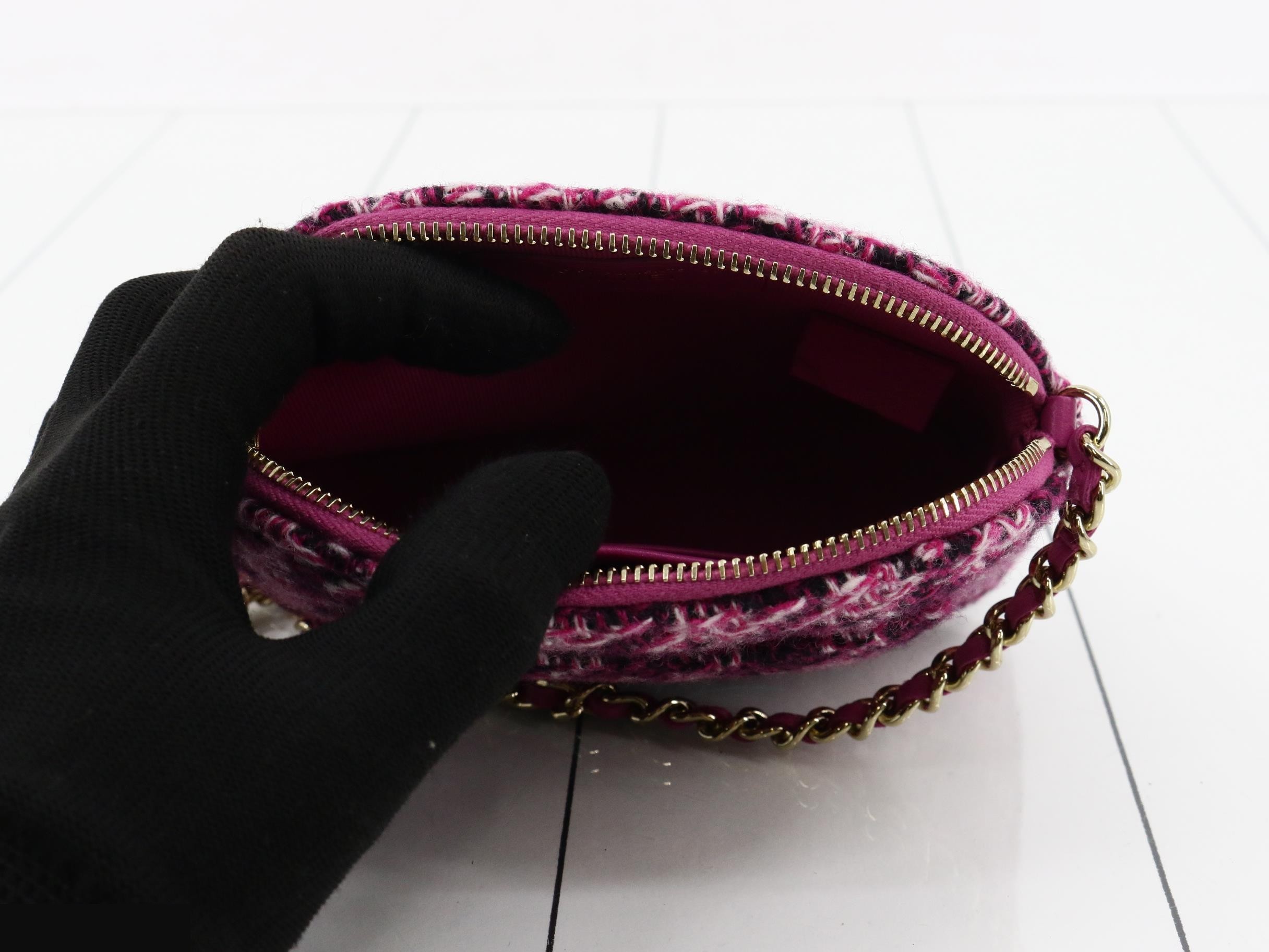 Matelassé Tweed Chain Shoulder Bag — view 4