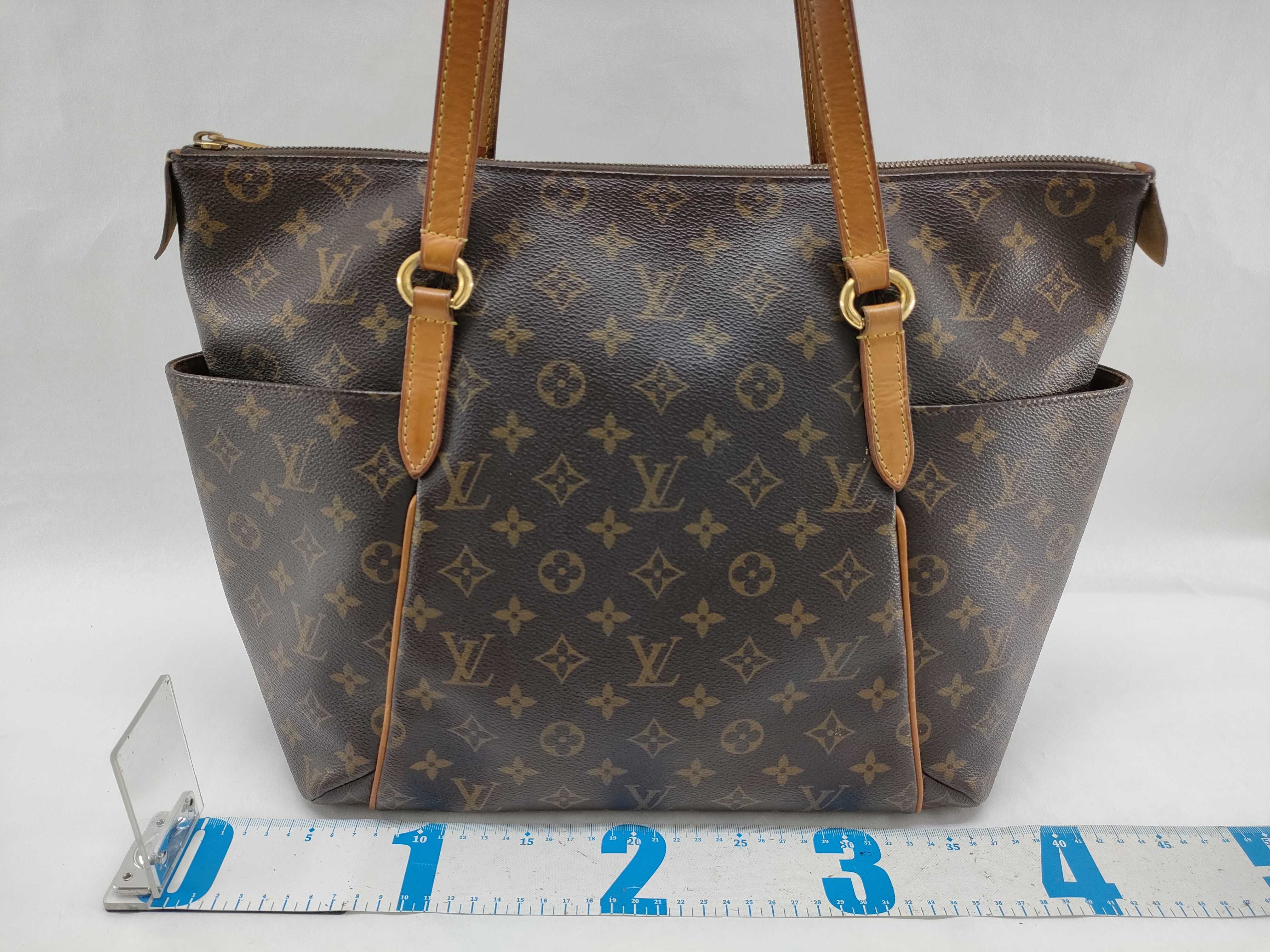 Monogram ID - Monogram canvas Totally MM M56689 Brown Tote Bag — view 2