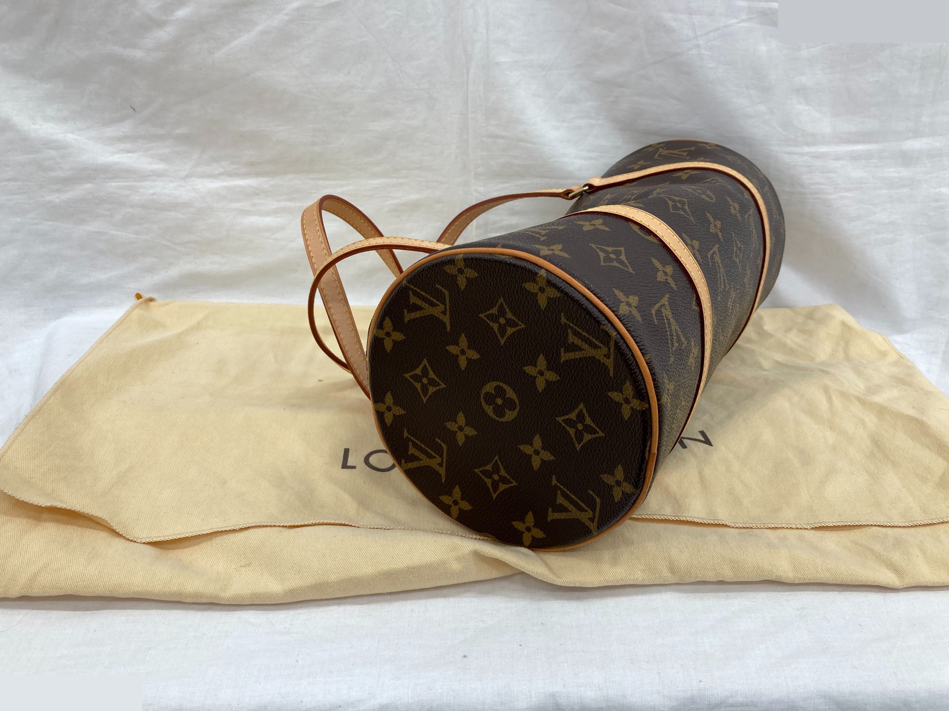 Papillon 30 with pouch — view 2