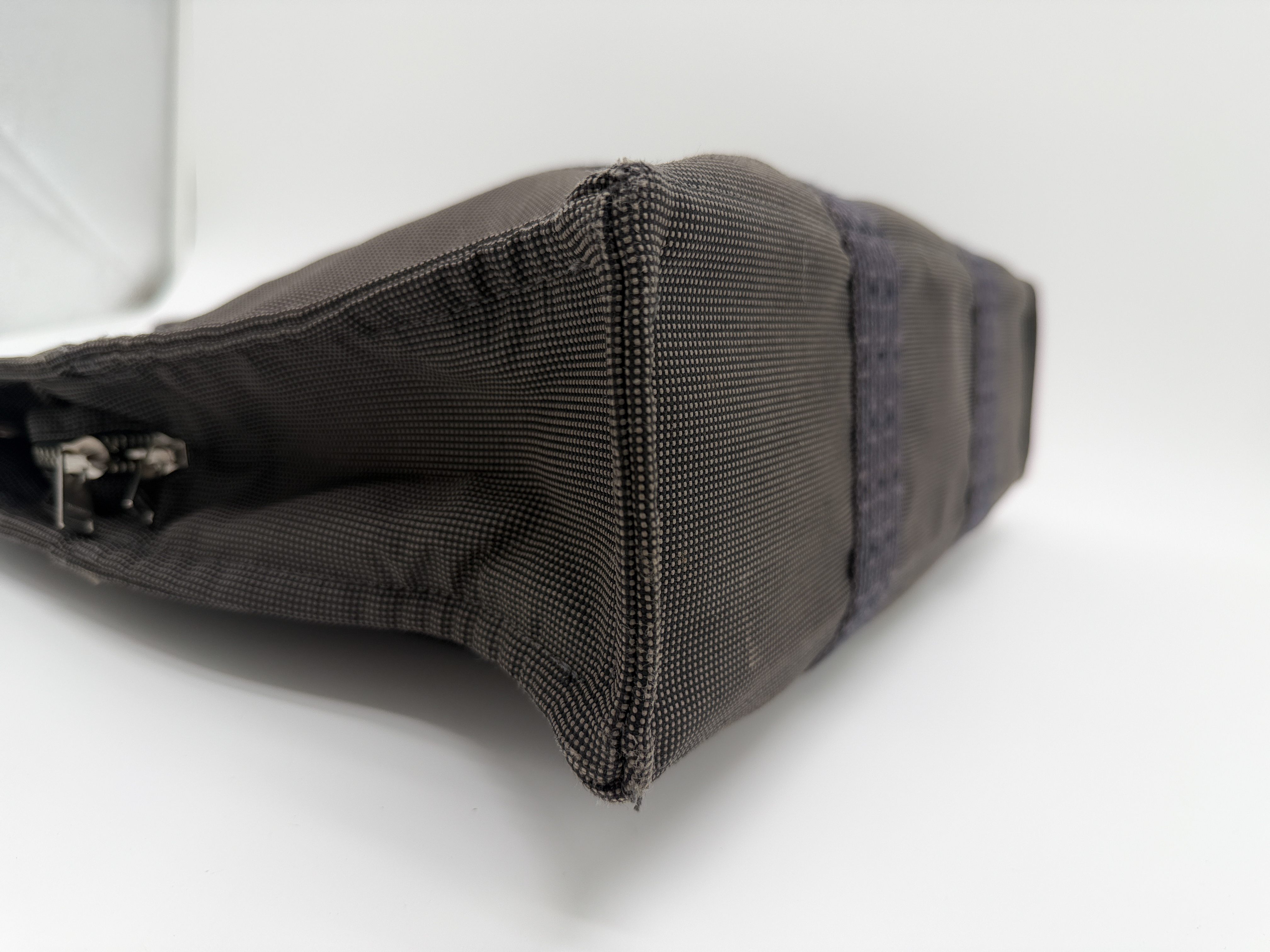 Herline MM Canvas Tote Bag — view 9
