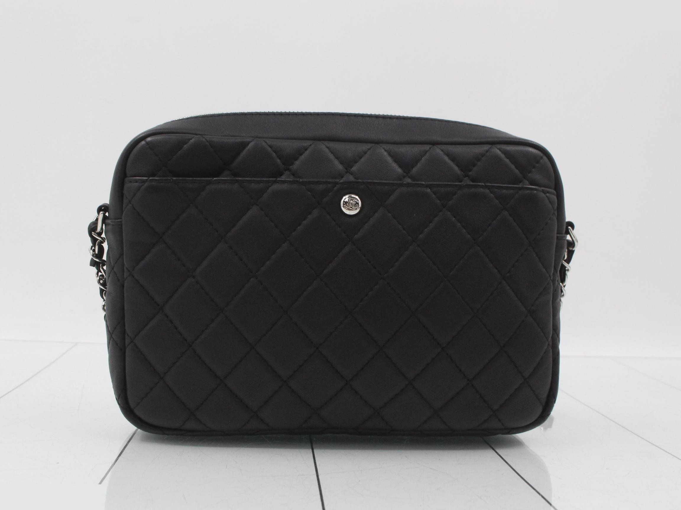 Matelassé Camera Bag Chain Shoulder Bag — view 2
