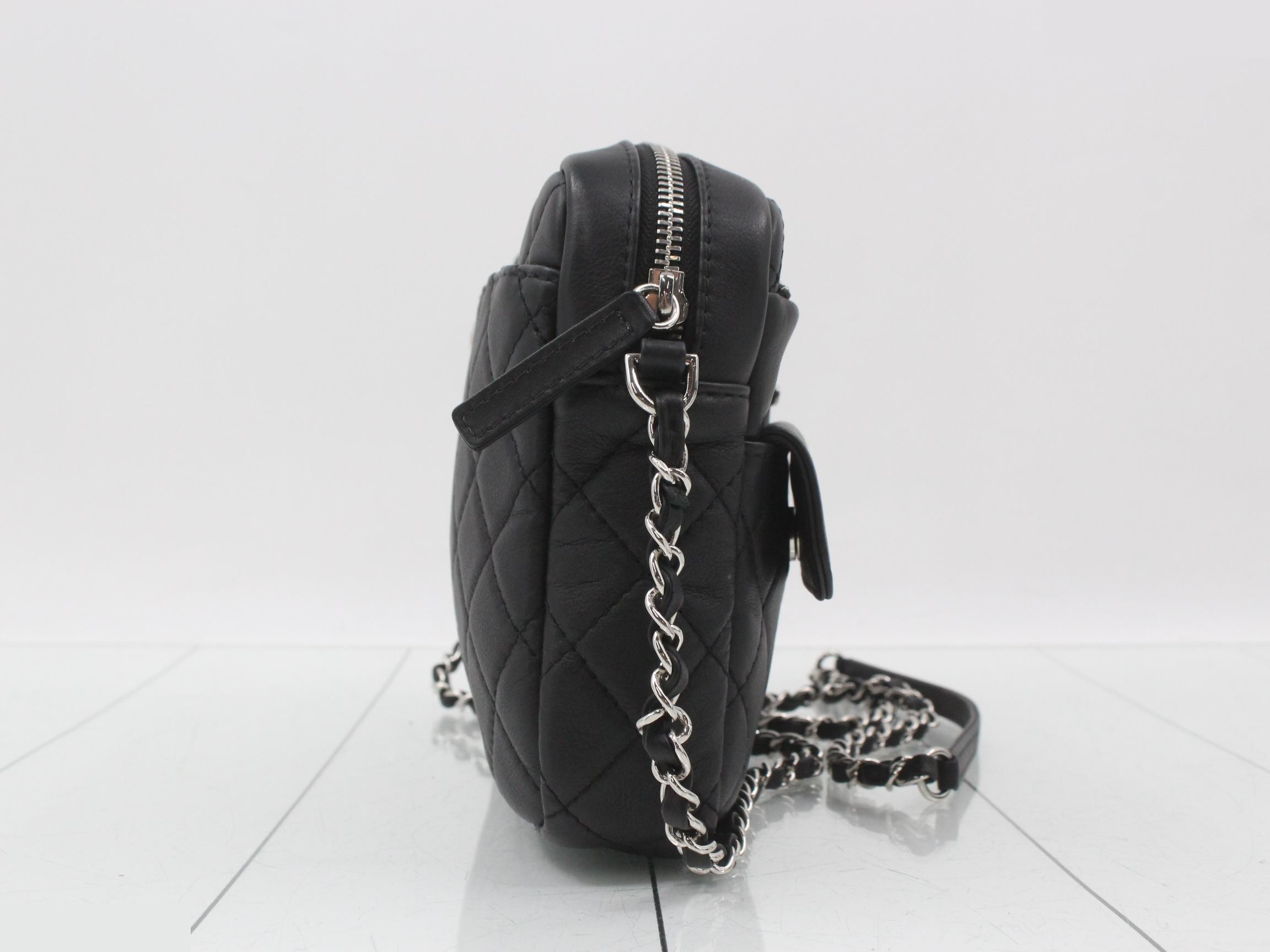 Matelassé Camera Bag Chain Shoulder Bag — view 4