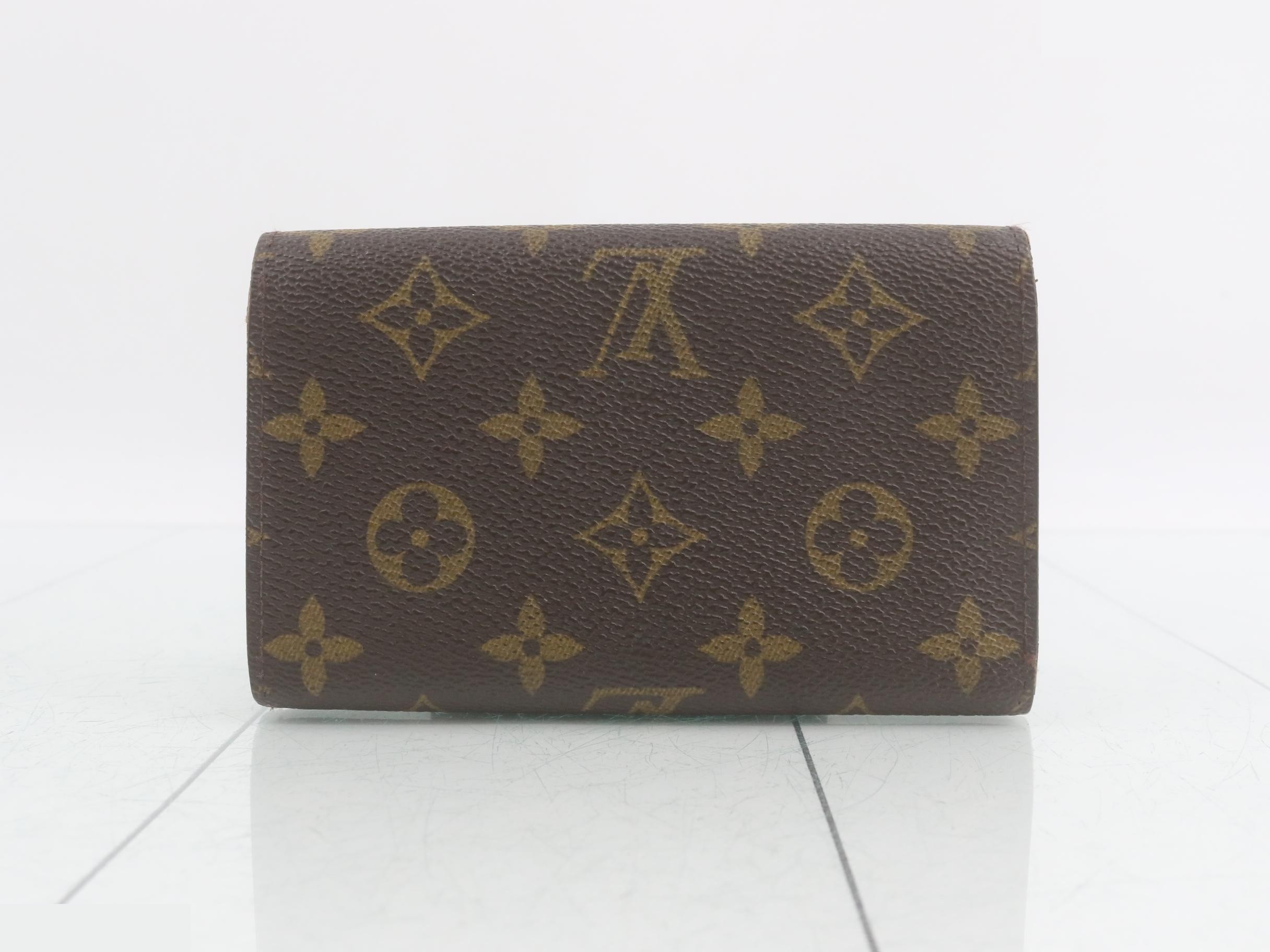 wallet — view 2