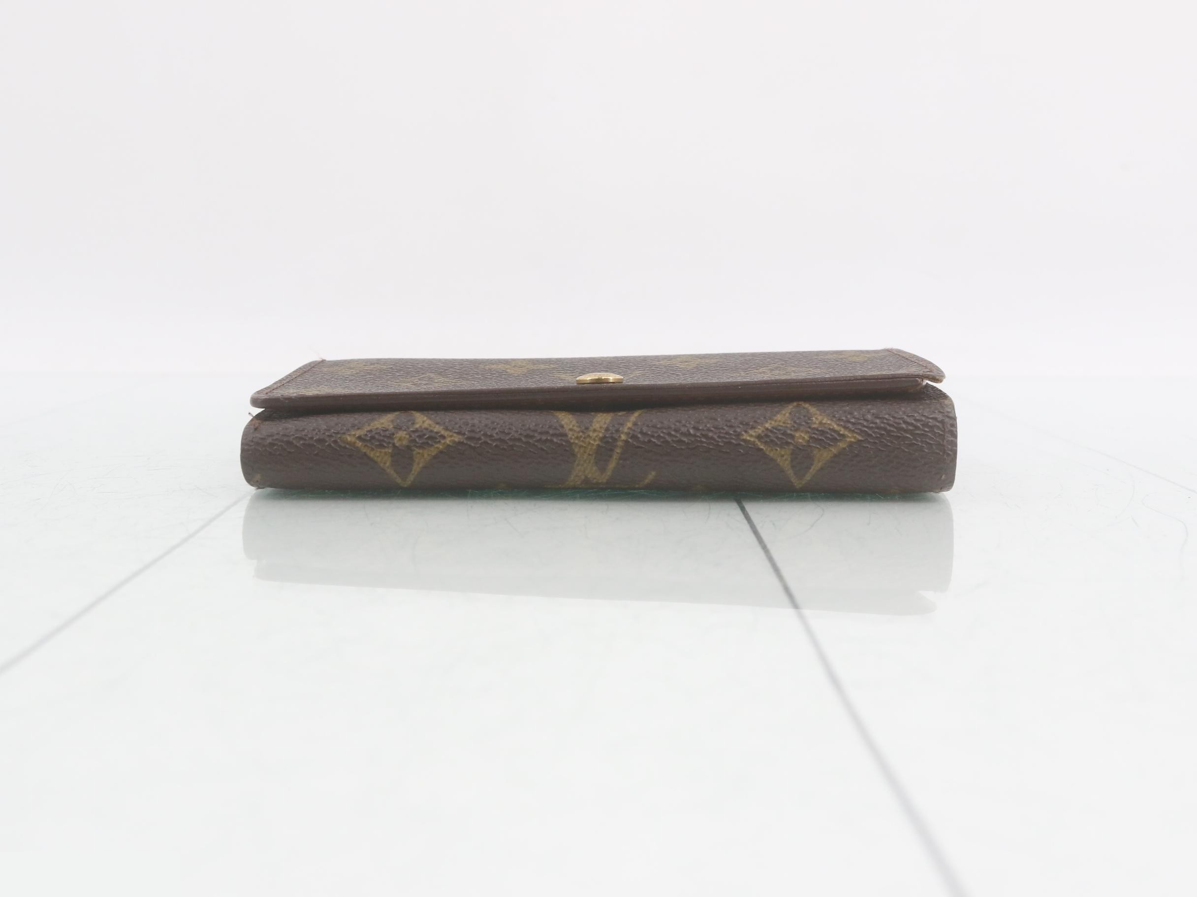 wallet — view 3