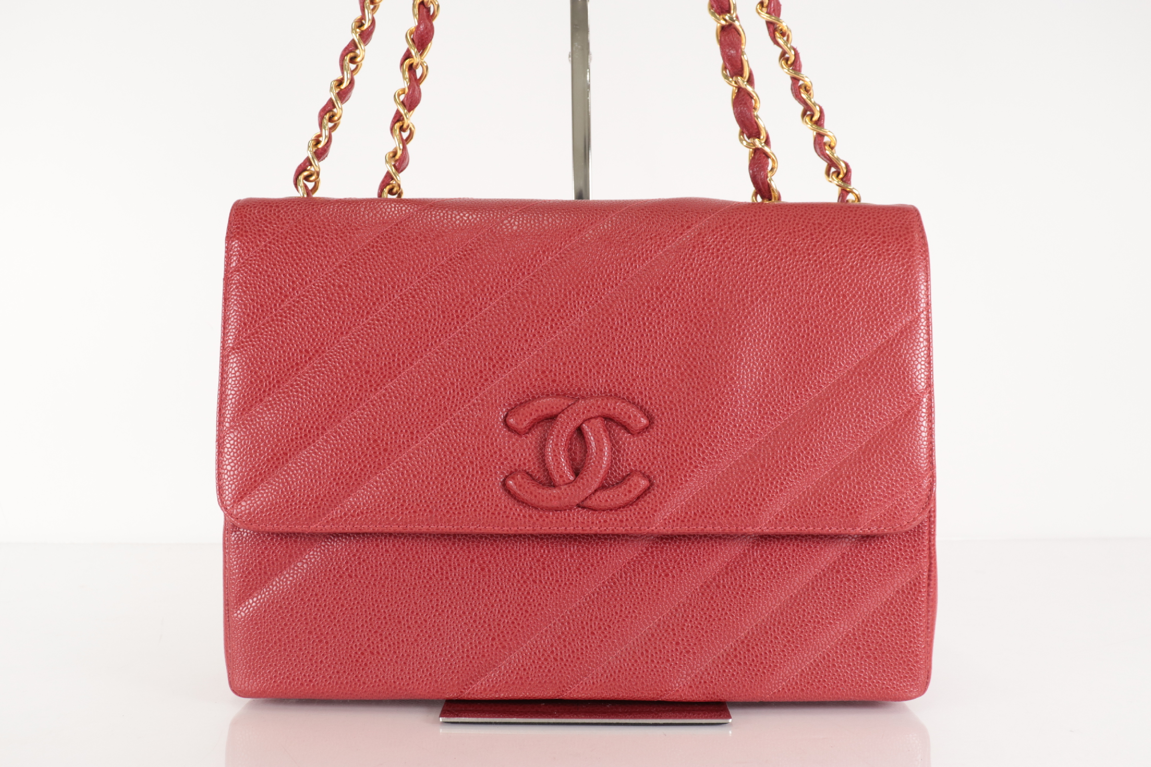 Diagonal Stitch Caviar Chain Red Shoulder Bag (Serial No. 3) — view 2