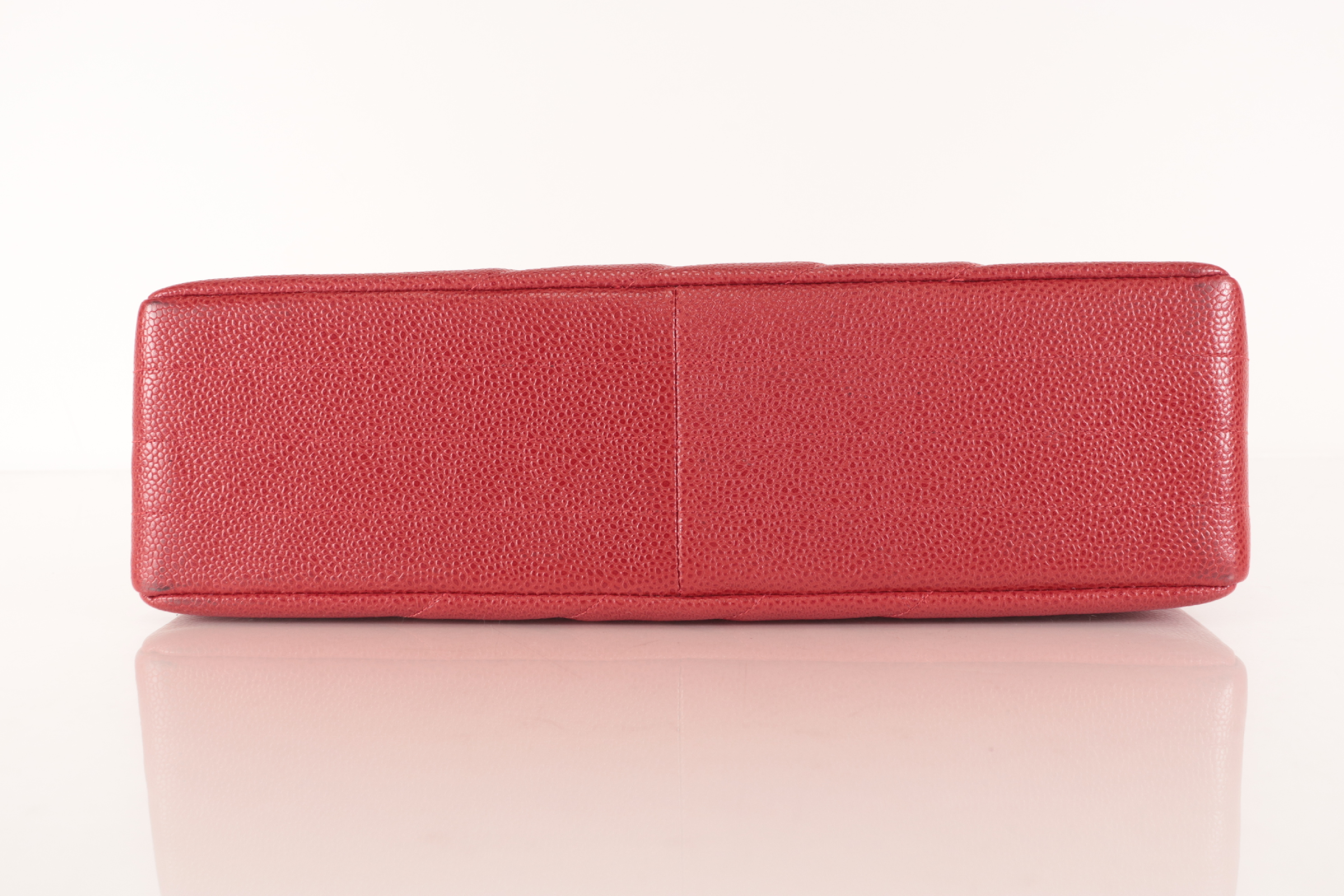 Diagonal Stitch Caviar Chain Red Shoulder Bag (Serial No. 3) — view 7