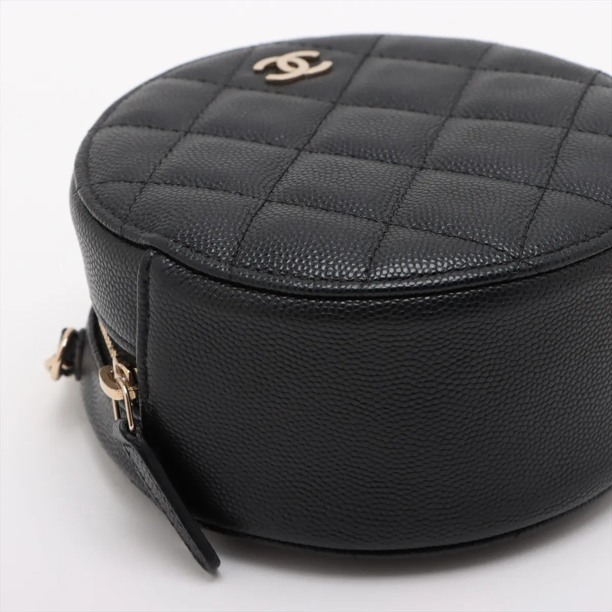 Matelasse caviar skin chain shoulder bag black gold hardware 30744885 30s — view 4