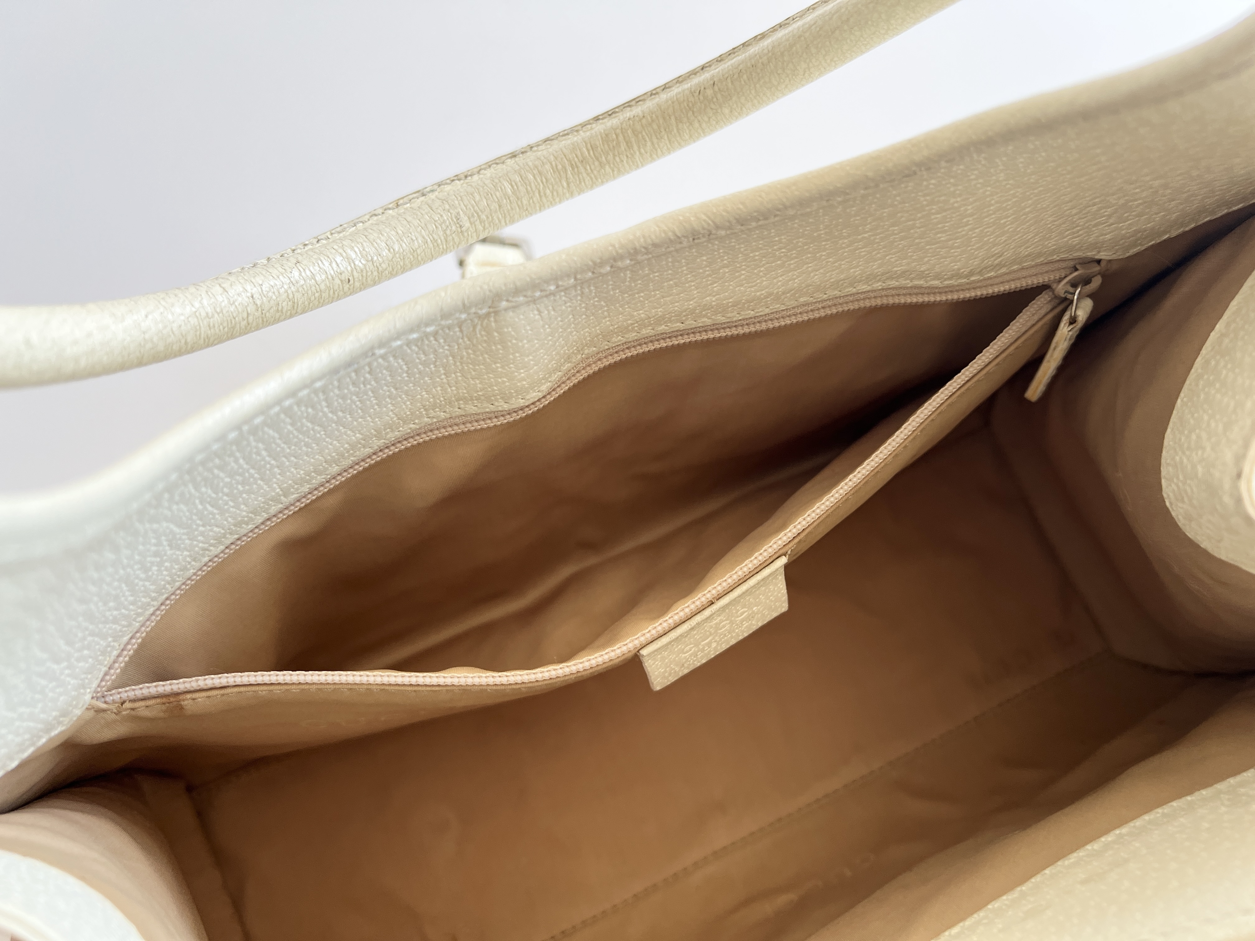 Jackie Leather All-Leather Tote Bag Handbag — view 10