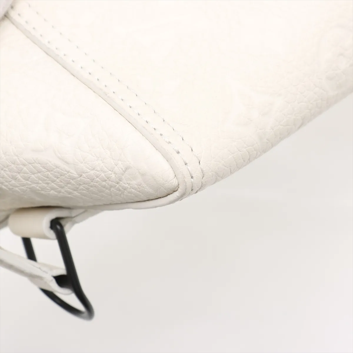 Monogram Empreinte Triangle Messenger M55927 AR4109 White RFID reaction available — view 11