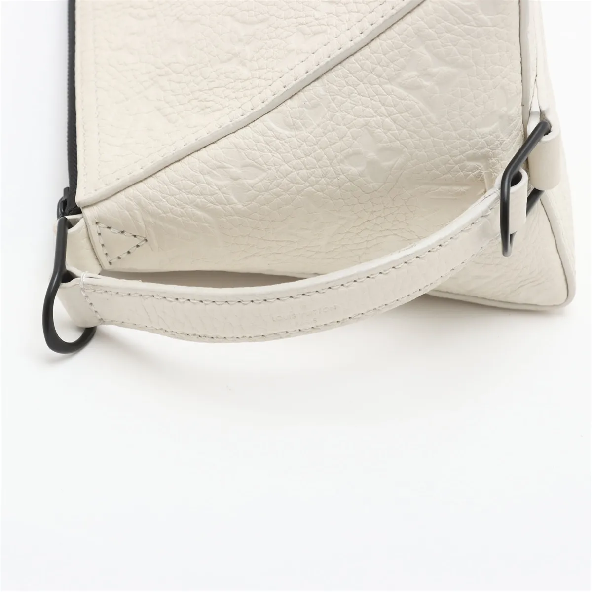 Monogram Empreinte Triangle Messenger M55927 AR4109 White RFID reaction available — view 5