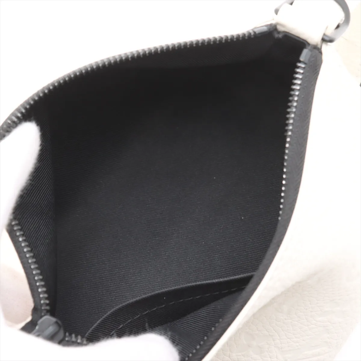 Monogram Empreinte Triangle Messenger M55927 AR4109 White RFID reaction available — view 8