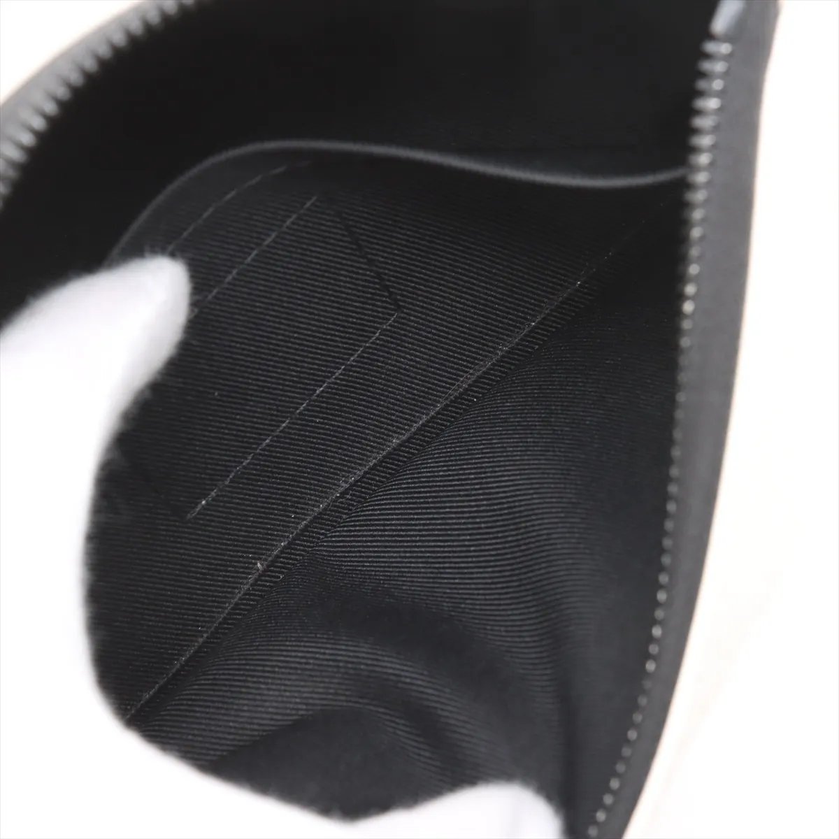 Monogram Empreinte Triangle Messenger M55927 AR4109 White RFID reaction available — view 9
