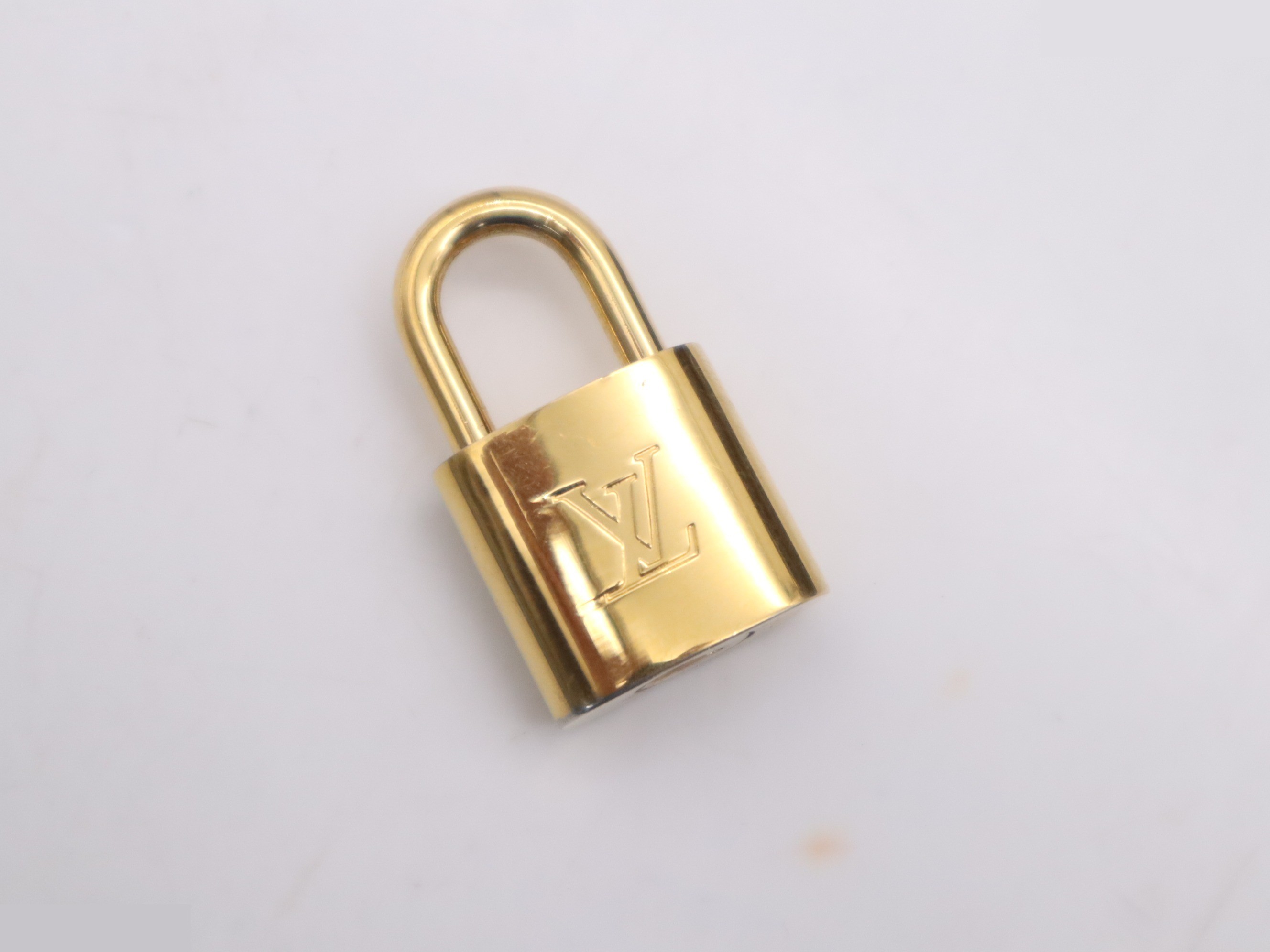 Verona PM with padlock, 2 keys, and clochette. — view 8