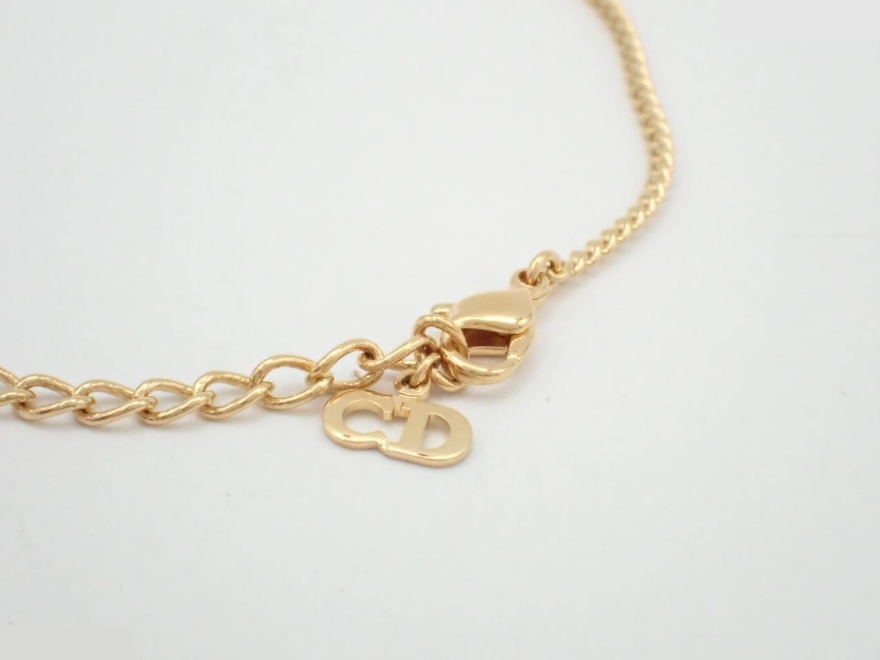 Other items in the line: Precious metal bracelets and bangles (metal), wrist circumference approximately 21.5 cm. — view 3