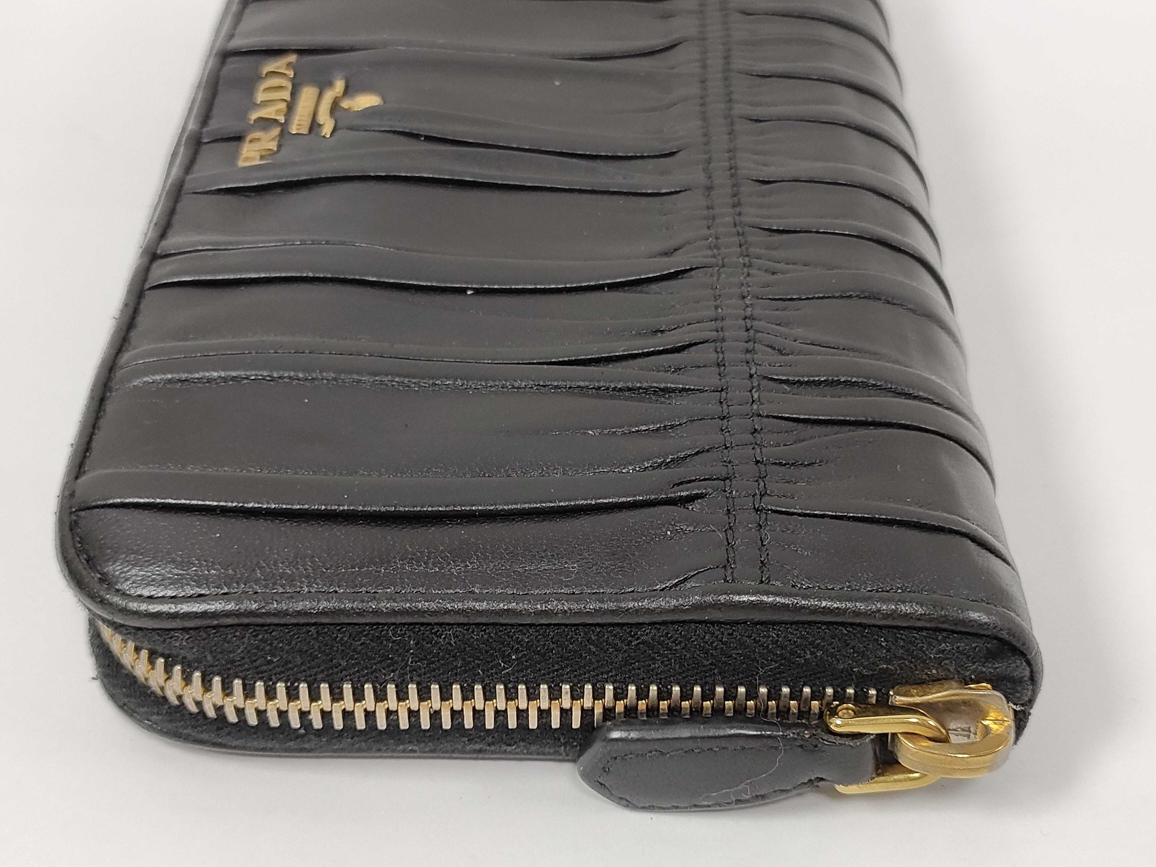 Matelassé Leather Round Long Wallet, Black, with Box — view 7