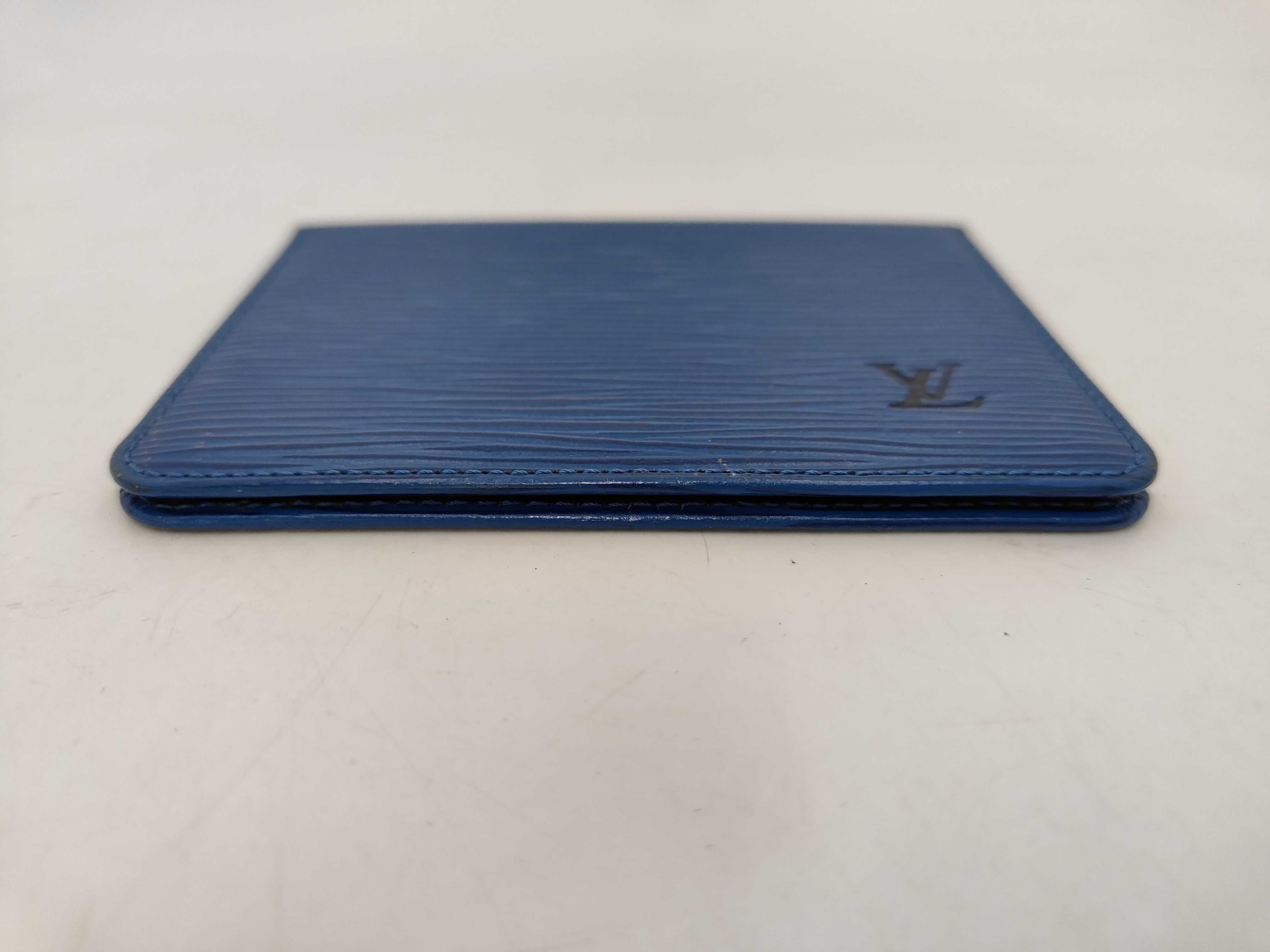 Lv Pass Case Epi Leather Accessories Card Case — view 3