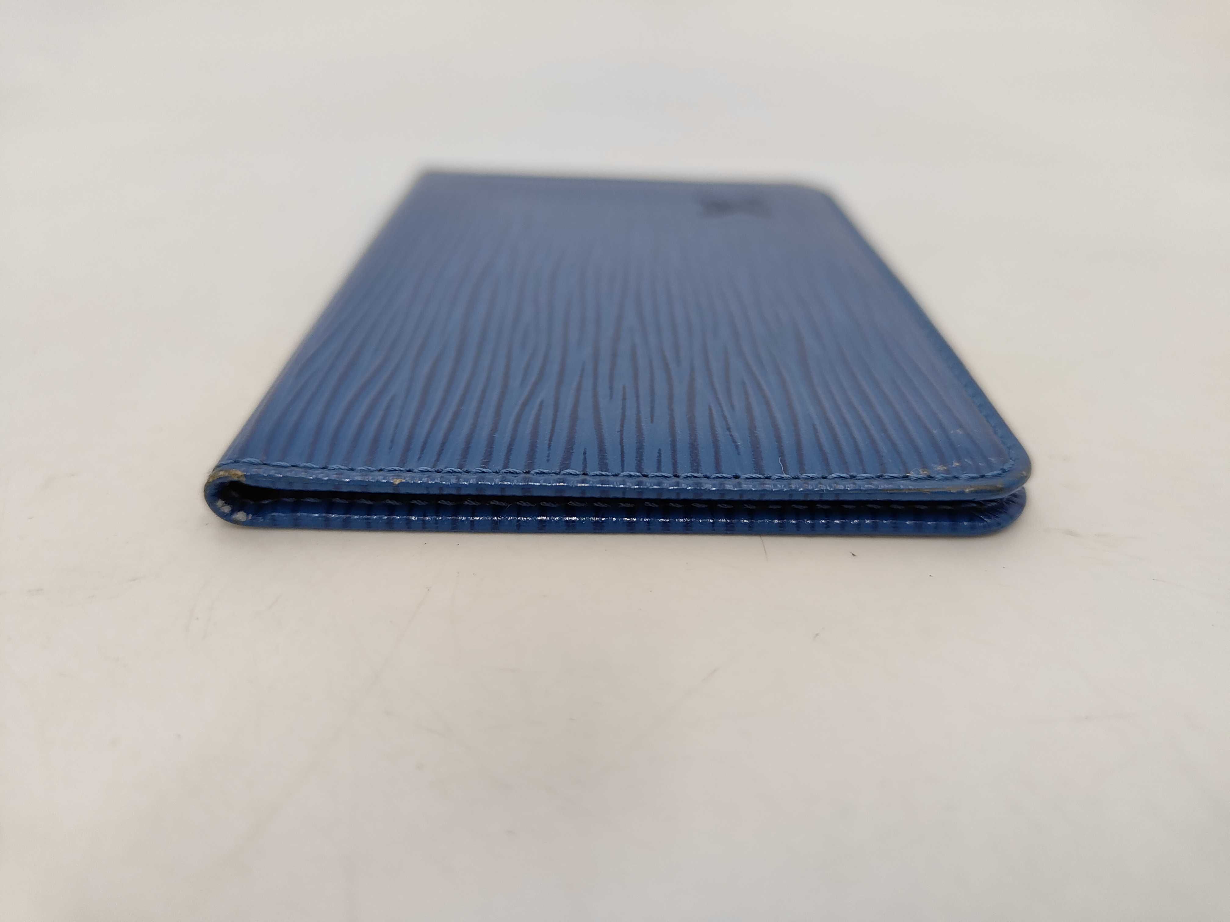 Lv Pass Case Epi Leather Accessories Card Case — view 6