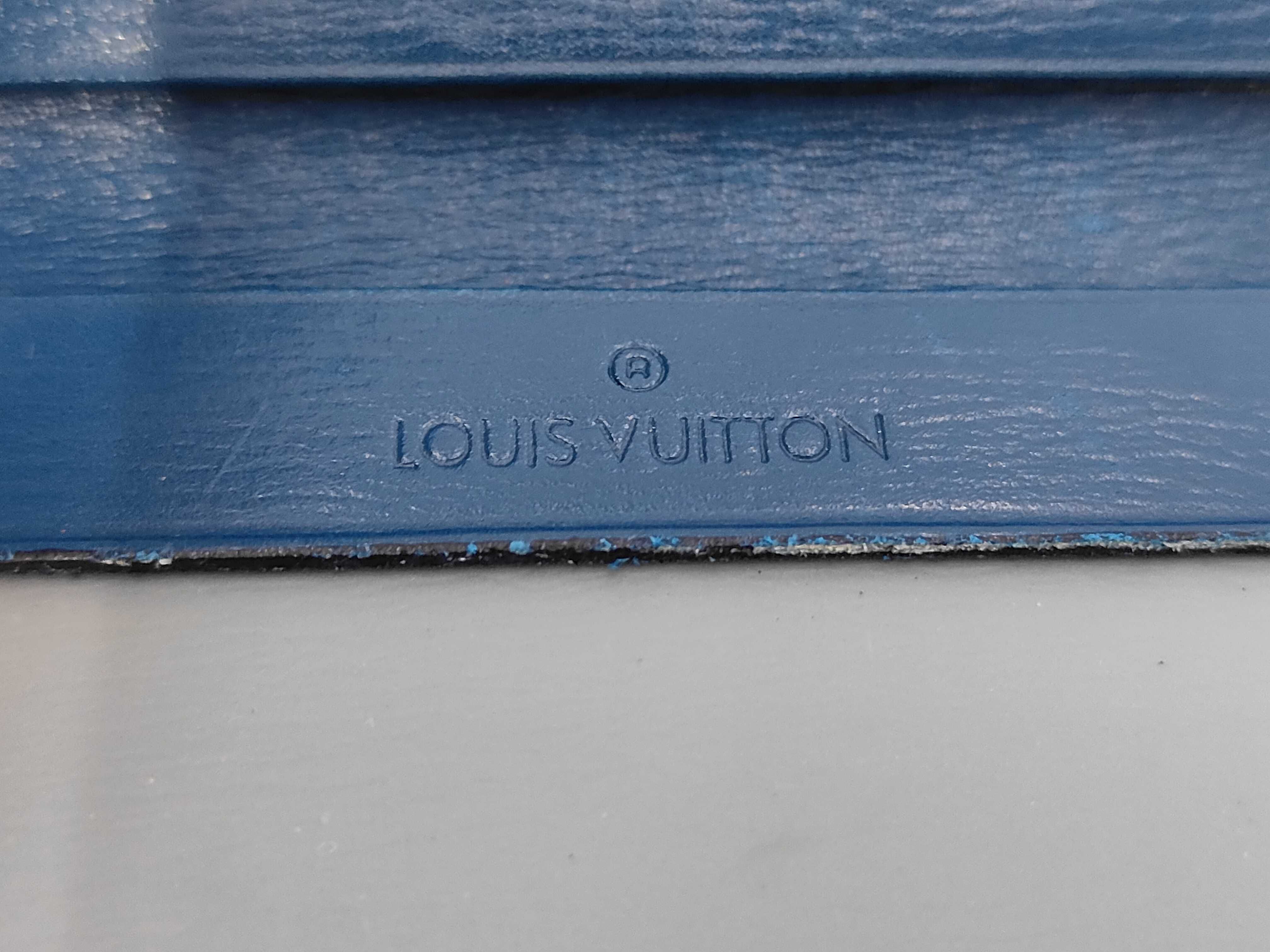 Lv Pass Case Epi Leather Accessories Card Case — view 9