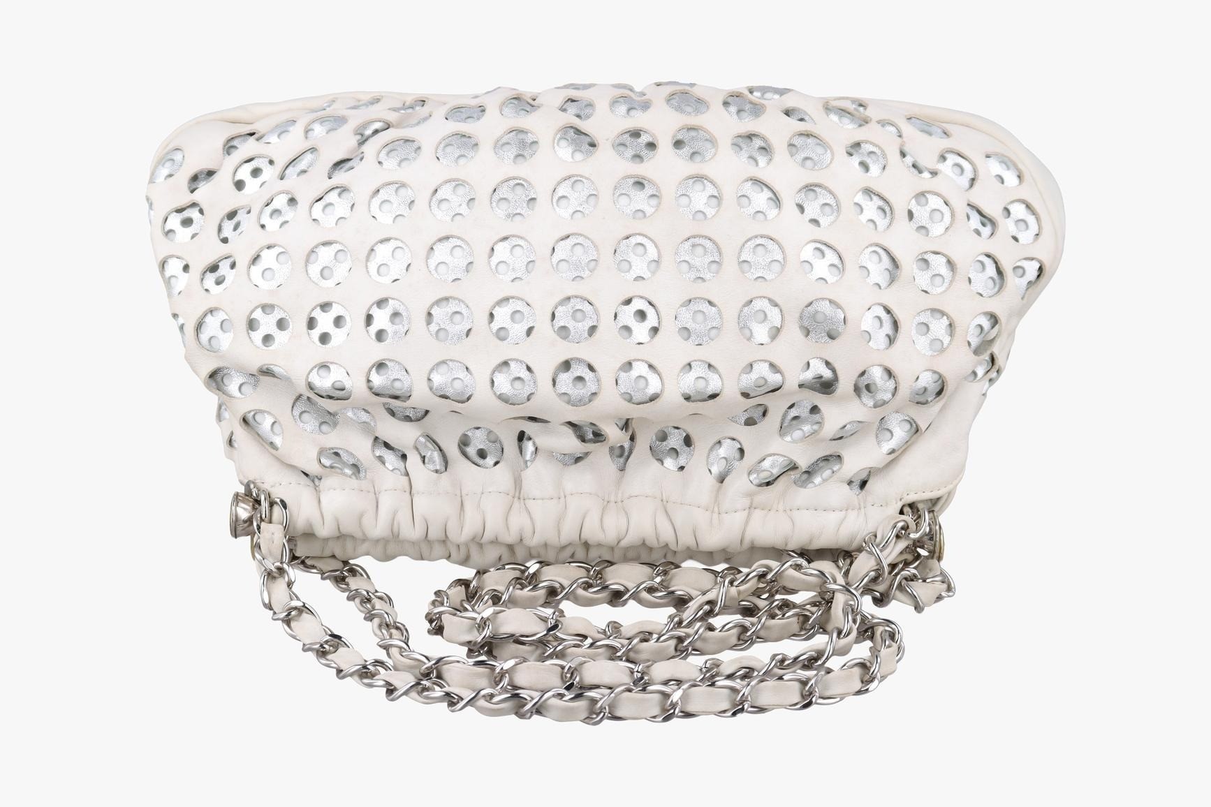 Perforated chain leather white — view 5