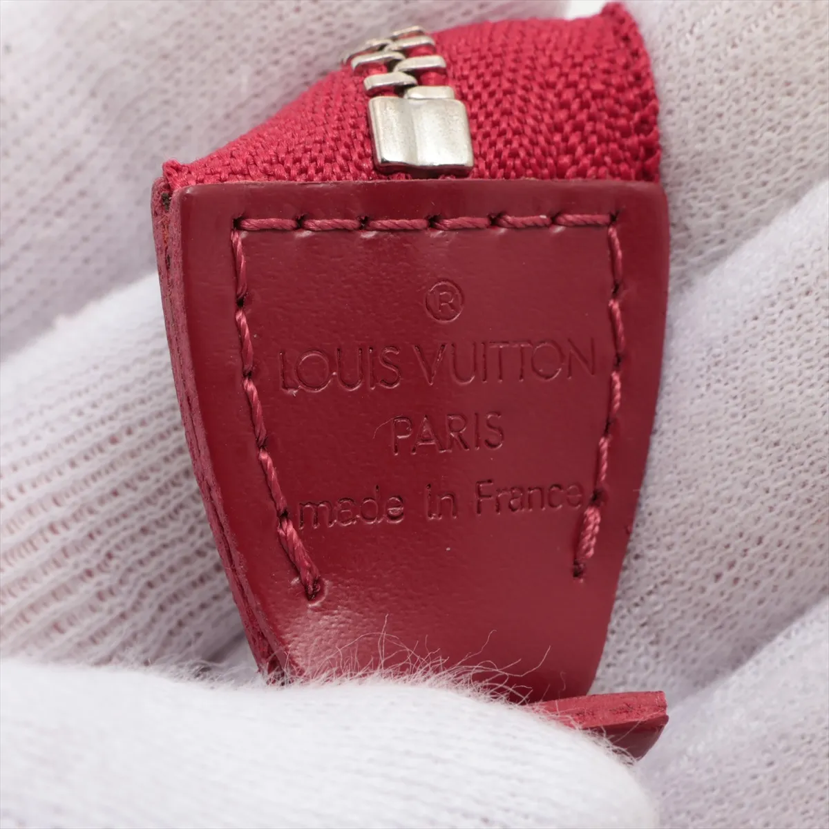 Epi Pochette Accessoire M5298M AR2089 Bordeaux — view 8
