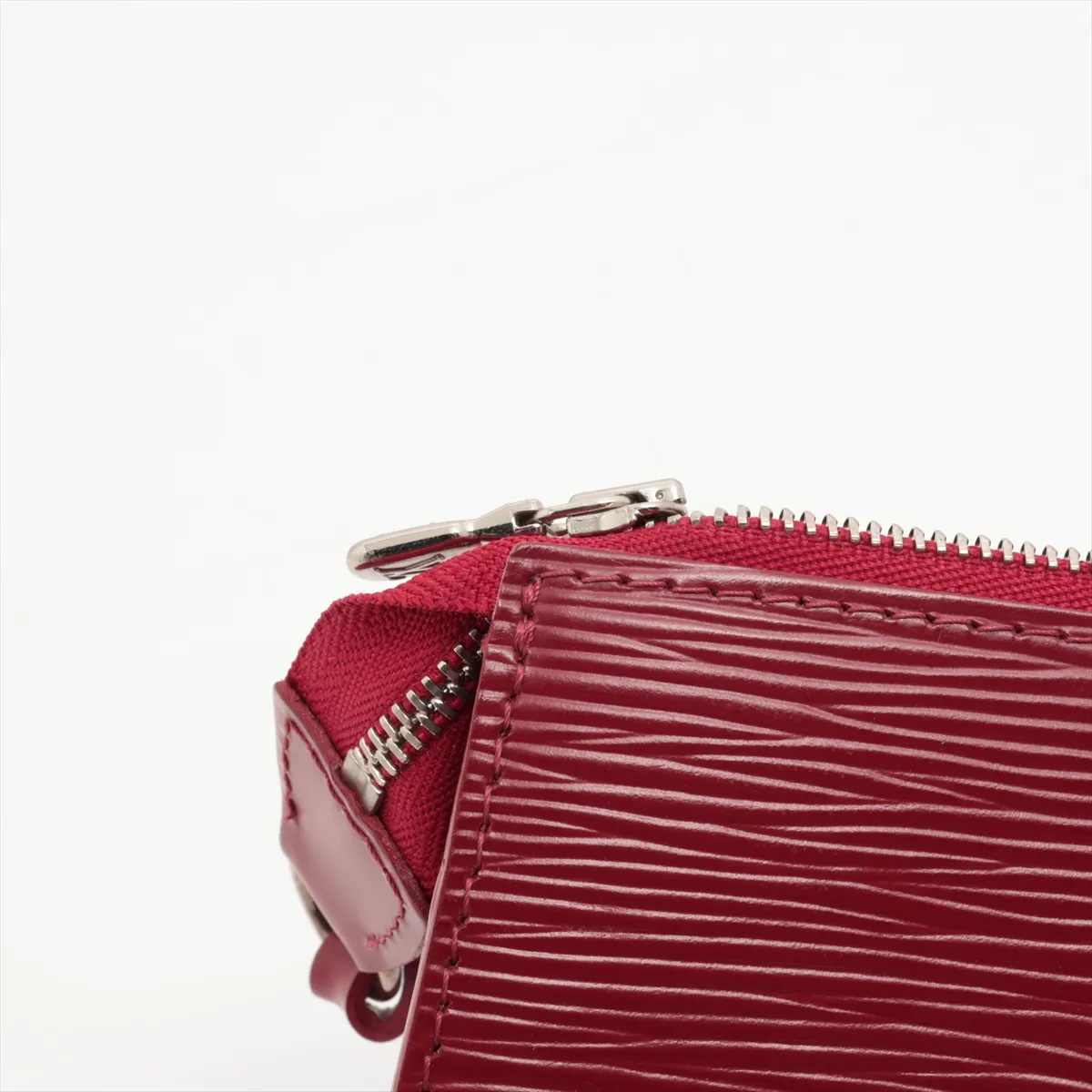 Epi Pochette Accessoire M5298M AR2089 Bordeaux — view 10