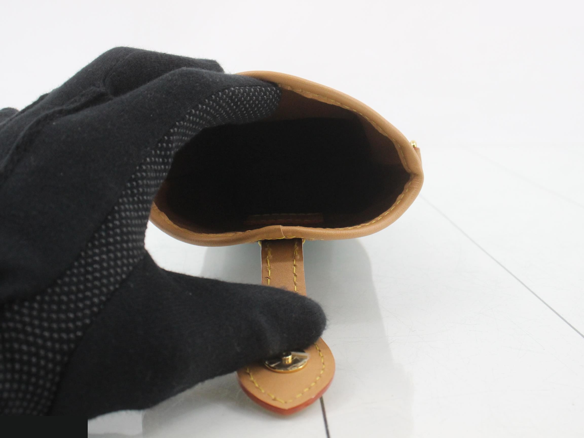 Fold Me Pouch - Retail Price ¥211,200 - Unused, Stored Item — view 4