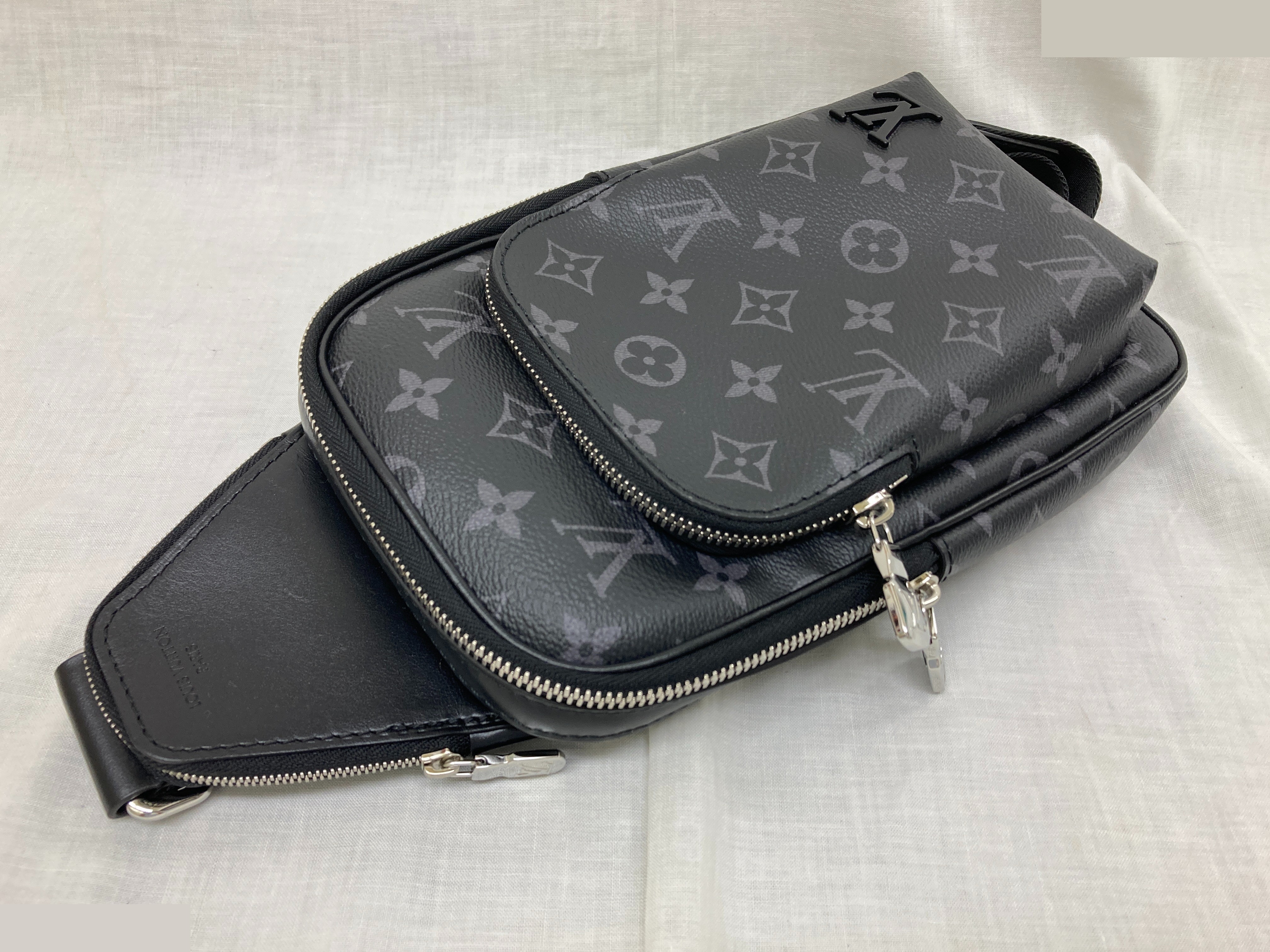 Avenue Sling Bag PM — view 2