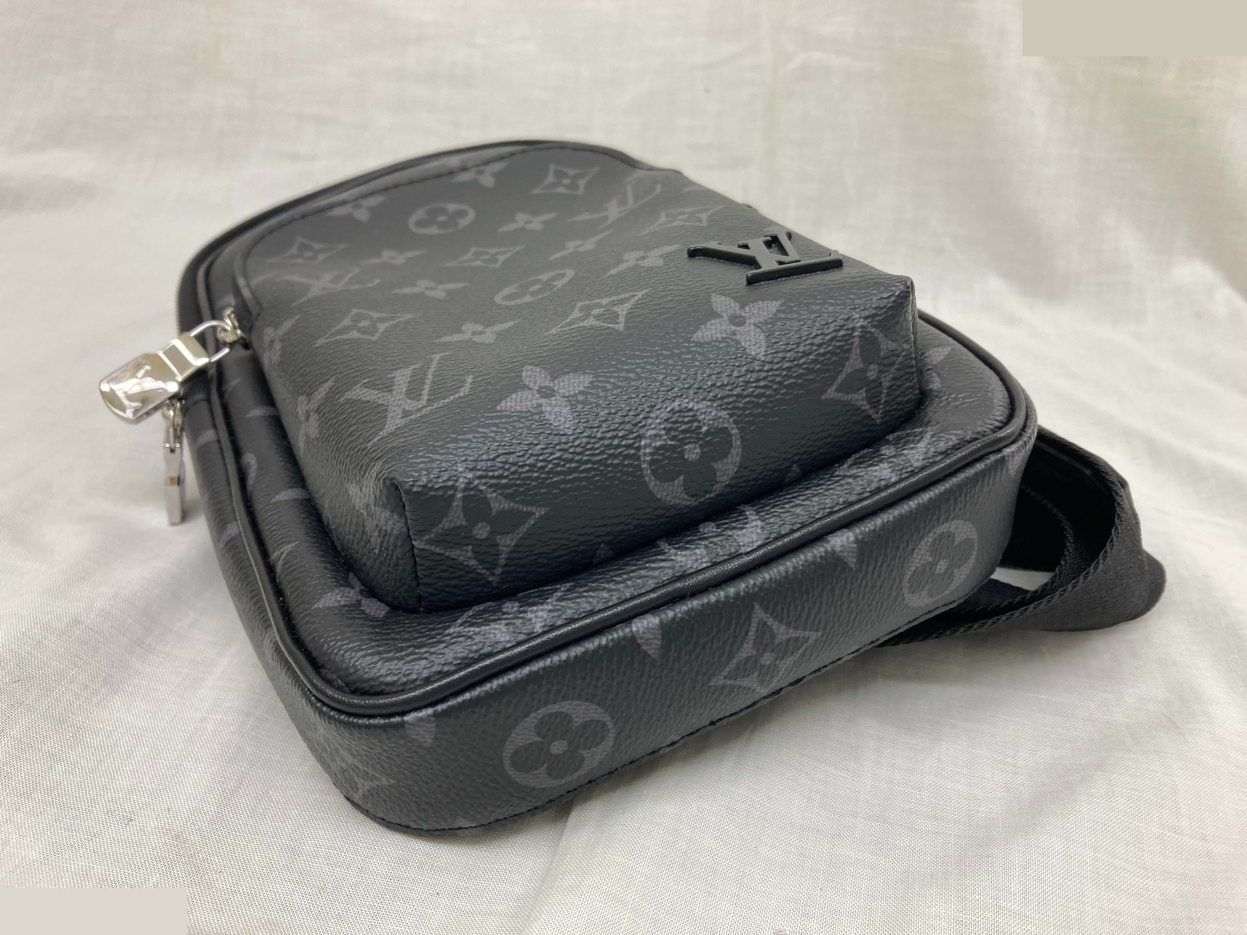Avenue Sling Bag PM — view 3