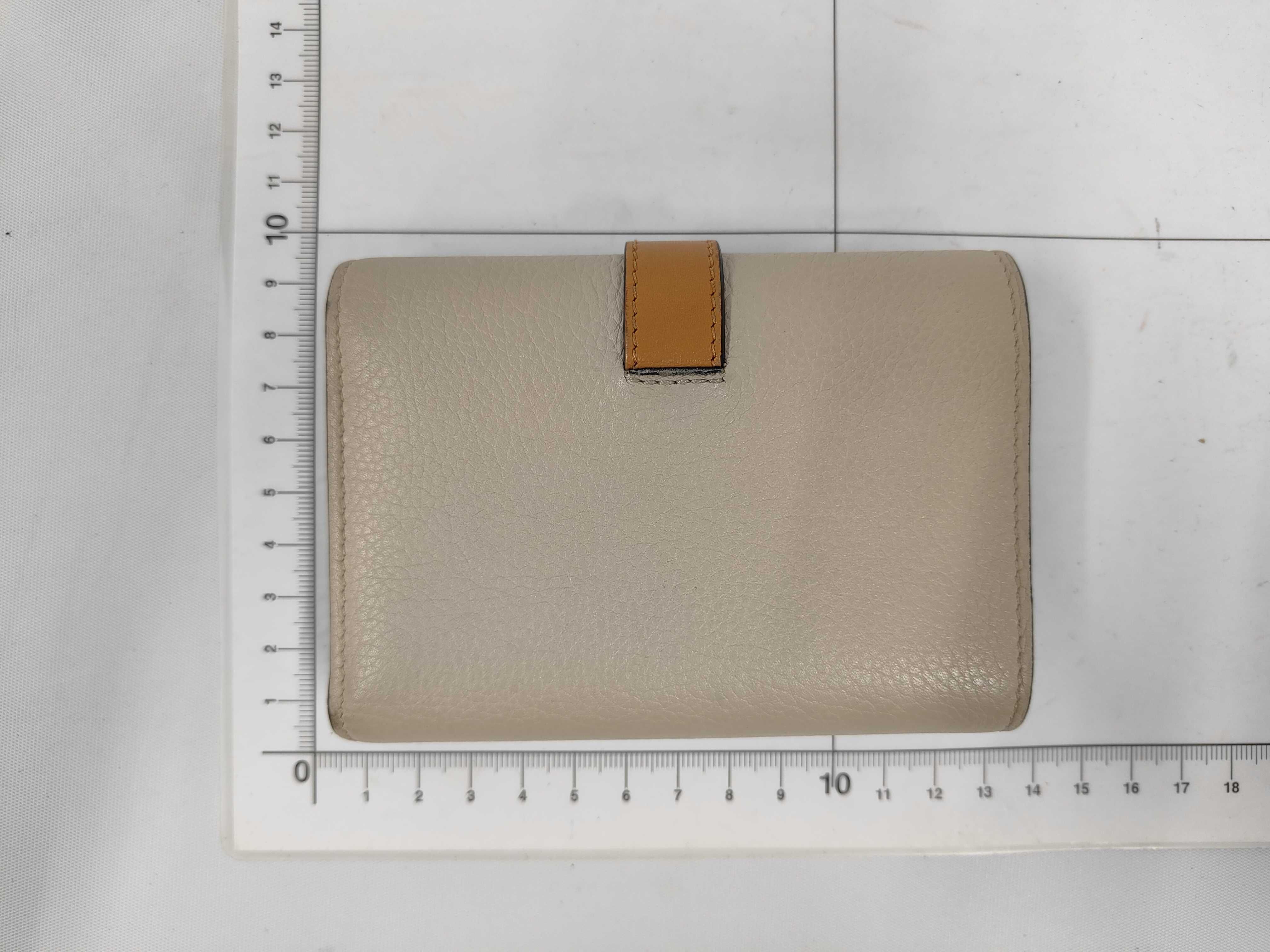 Anagram Vertical Wallet — view 2
