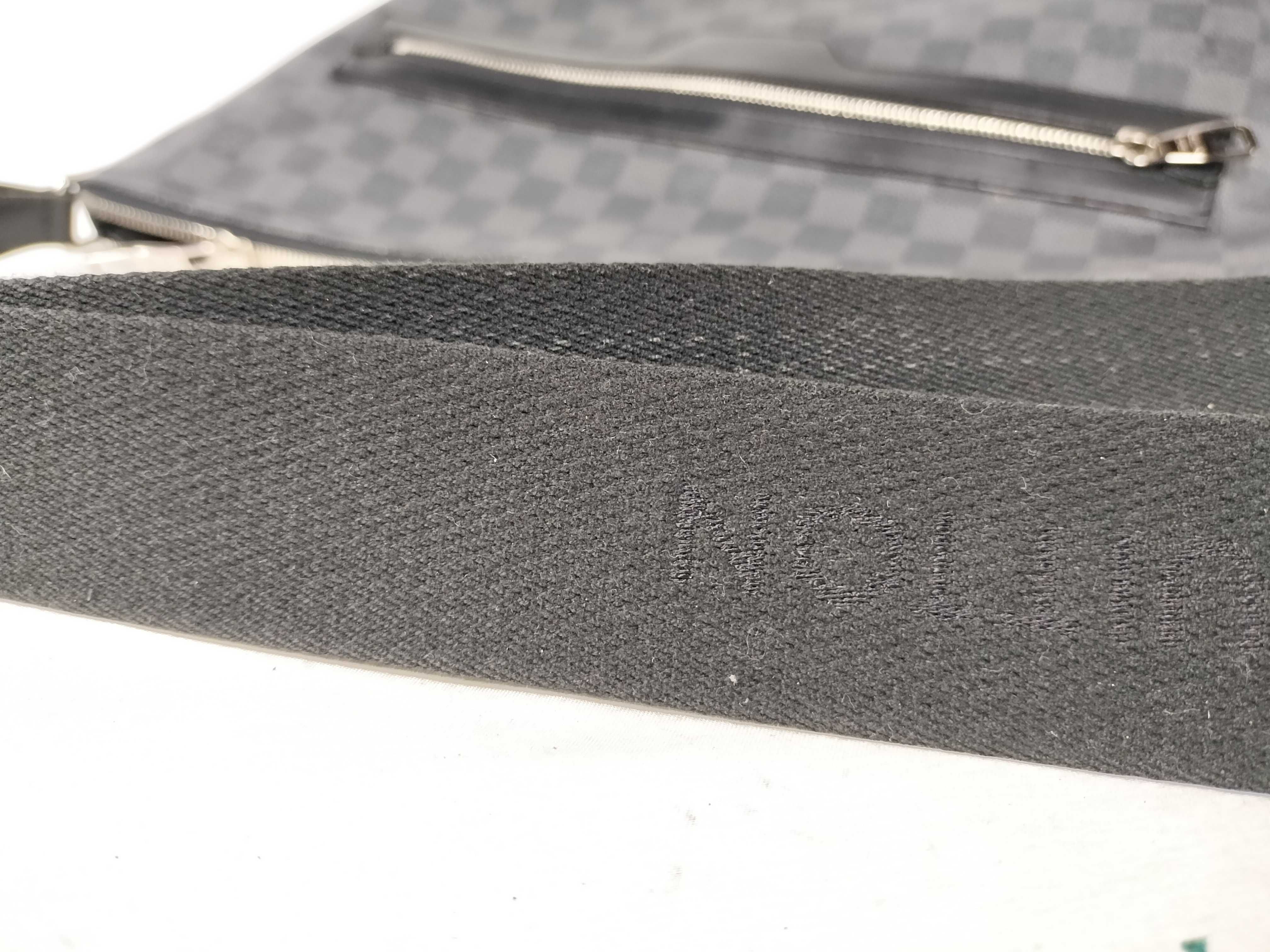 Damier Graphite Shoulder Bag — view 4