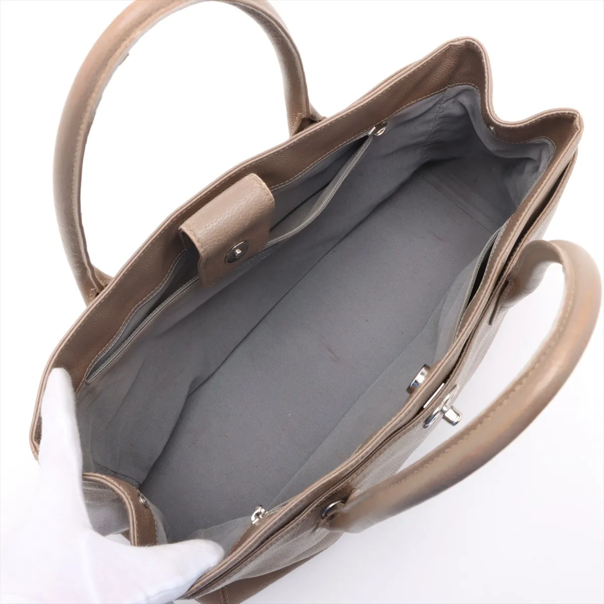Executive Leather 2WAY Tote Bag Beige Silver Hardware Pouch Dirty — view 8