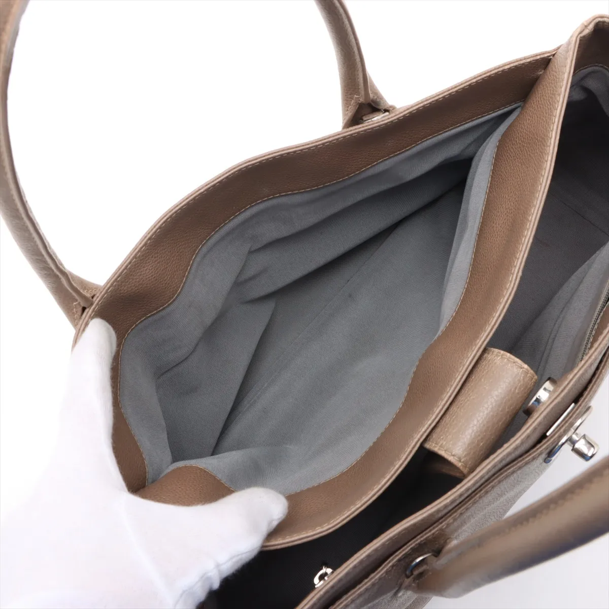Executive Leather 2WAY Tote Bag Beige Silver Hardware Pouch Dirty — view 9