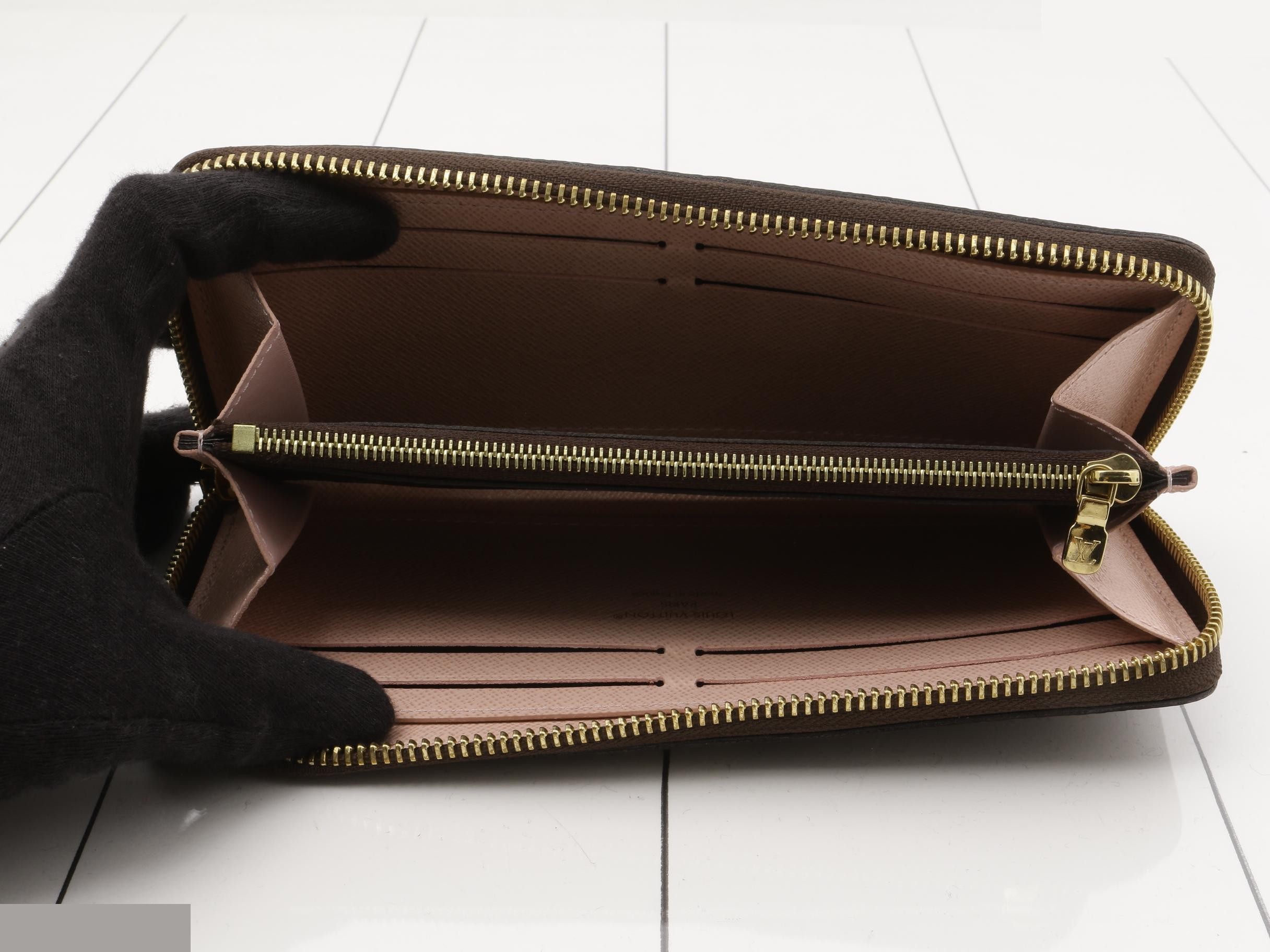 M61298 Monogram Portefeuille Clemence Rose Ballerine — view 4