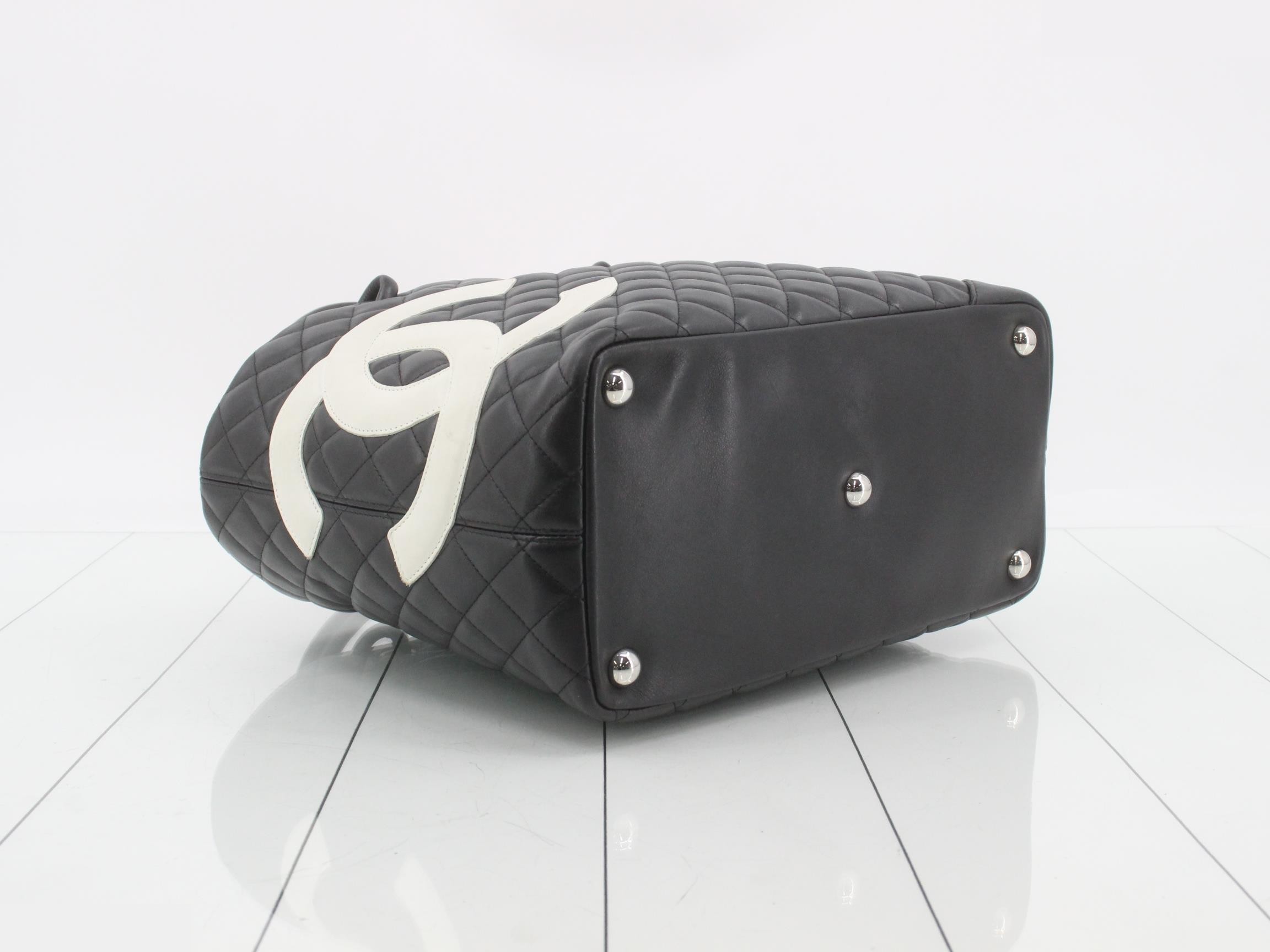 Cambon Line (Bag) - Large Tote Bag — view 5