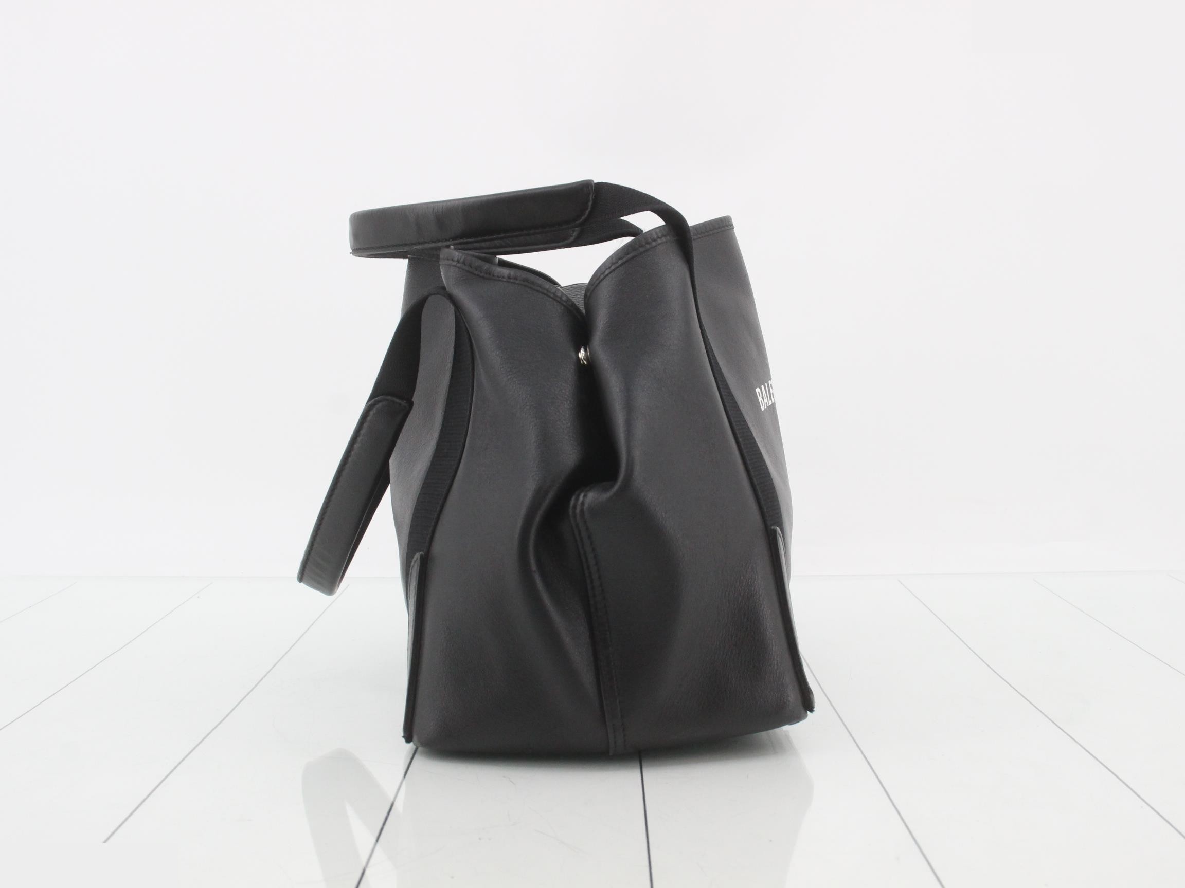 Navy Cabas Leather Handbag — view 4