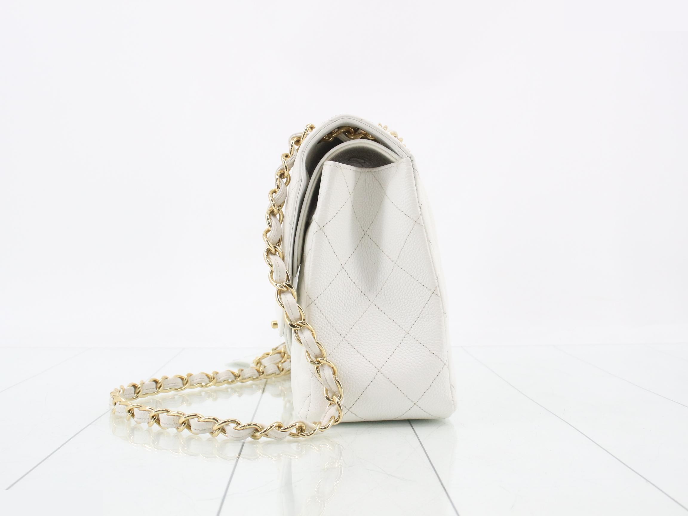 Caviar leather Matelassé 30 Jumbo bag, white, gold hardware. — view 3
