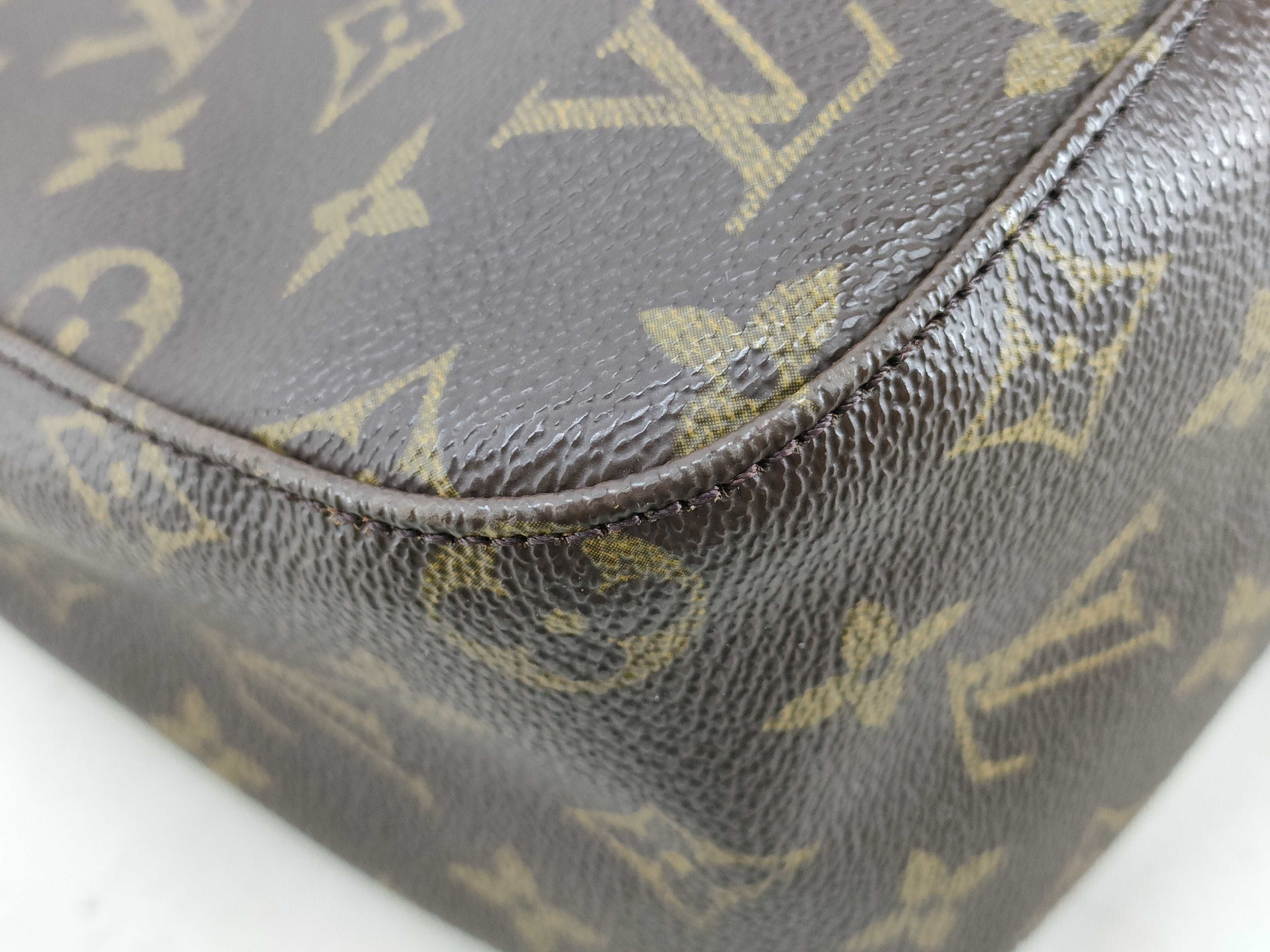 Monogram Looping MM M51146 Shoulder Bag — view 4