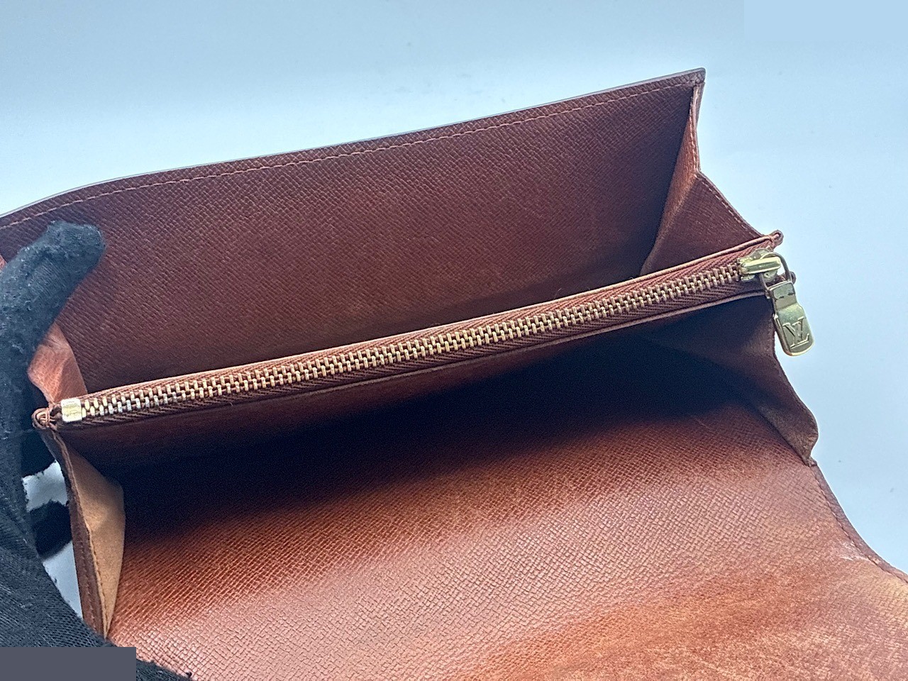 Monogram Credit — view 4