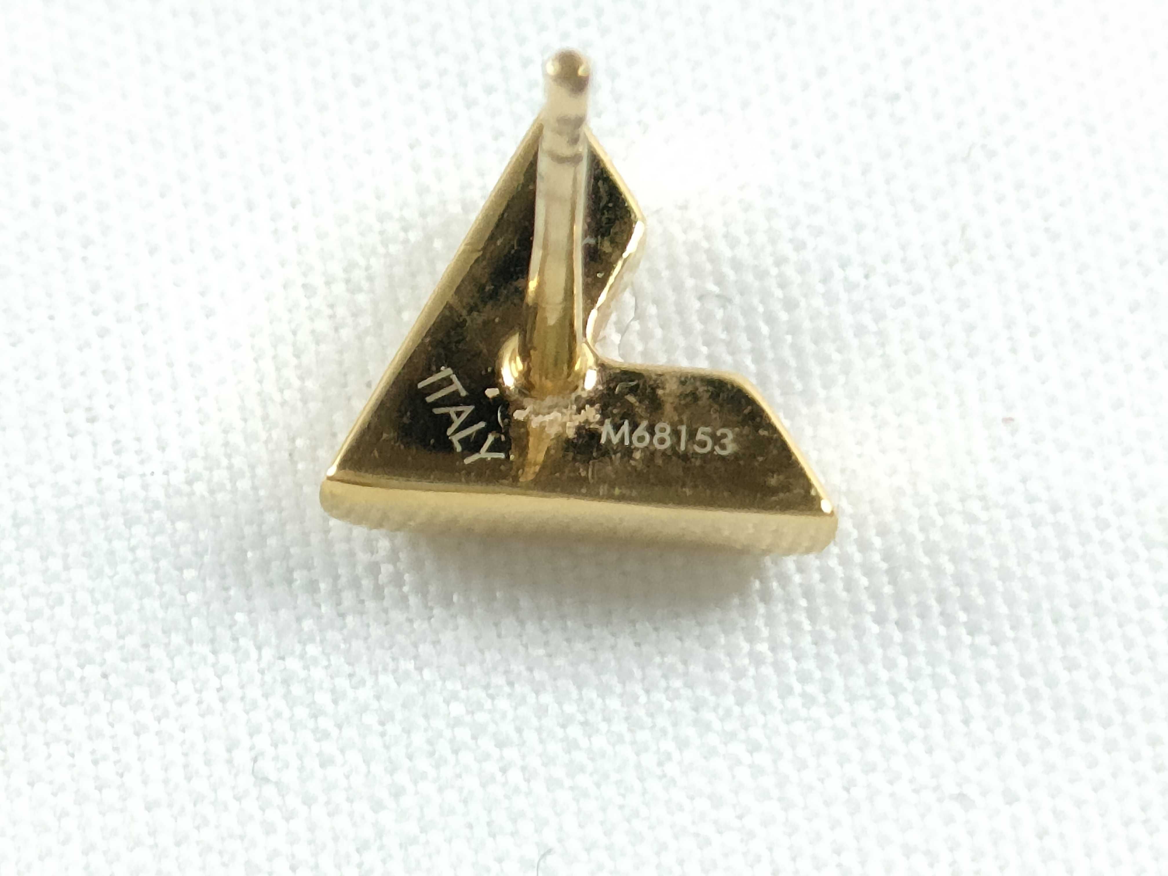 LV Essential V Gold Earrings — view 7