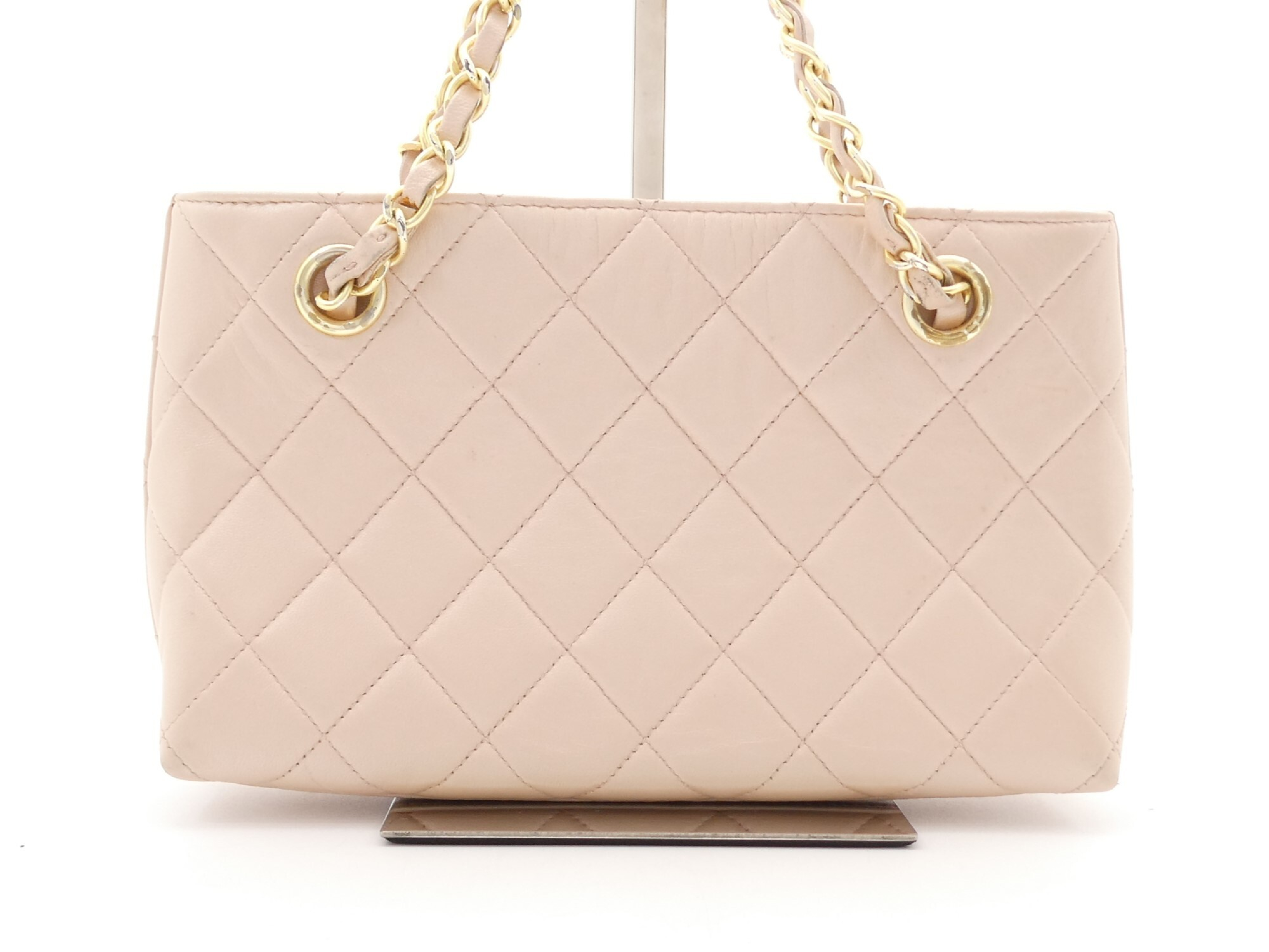 Matelassé Coco Mark Chain Handbag — view 2