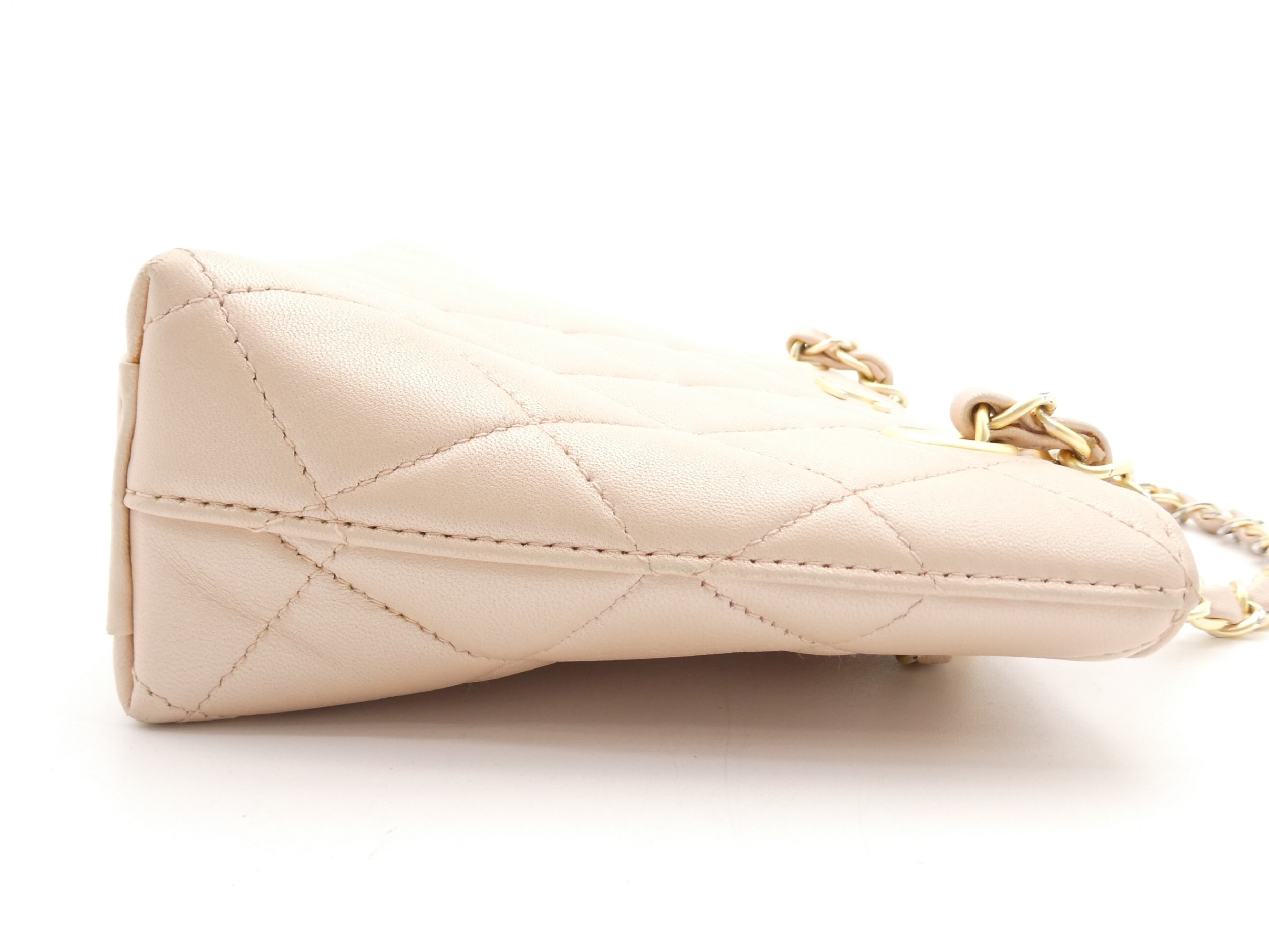 Matelassé Coco Mark Chain Handbag — view 4