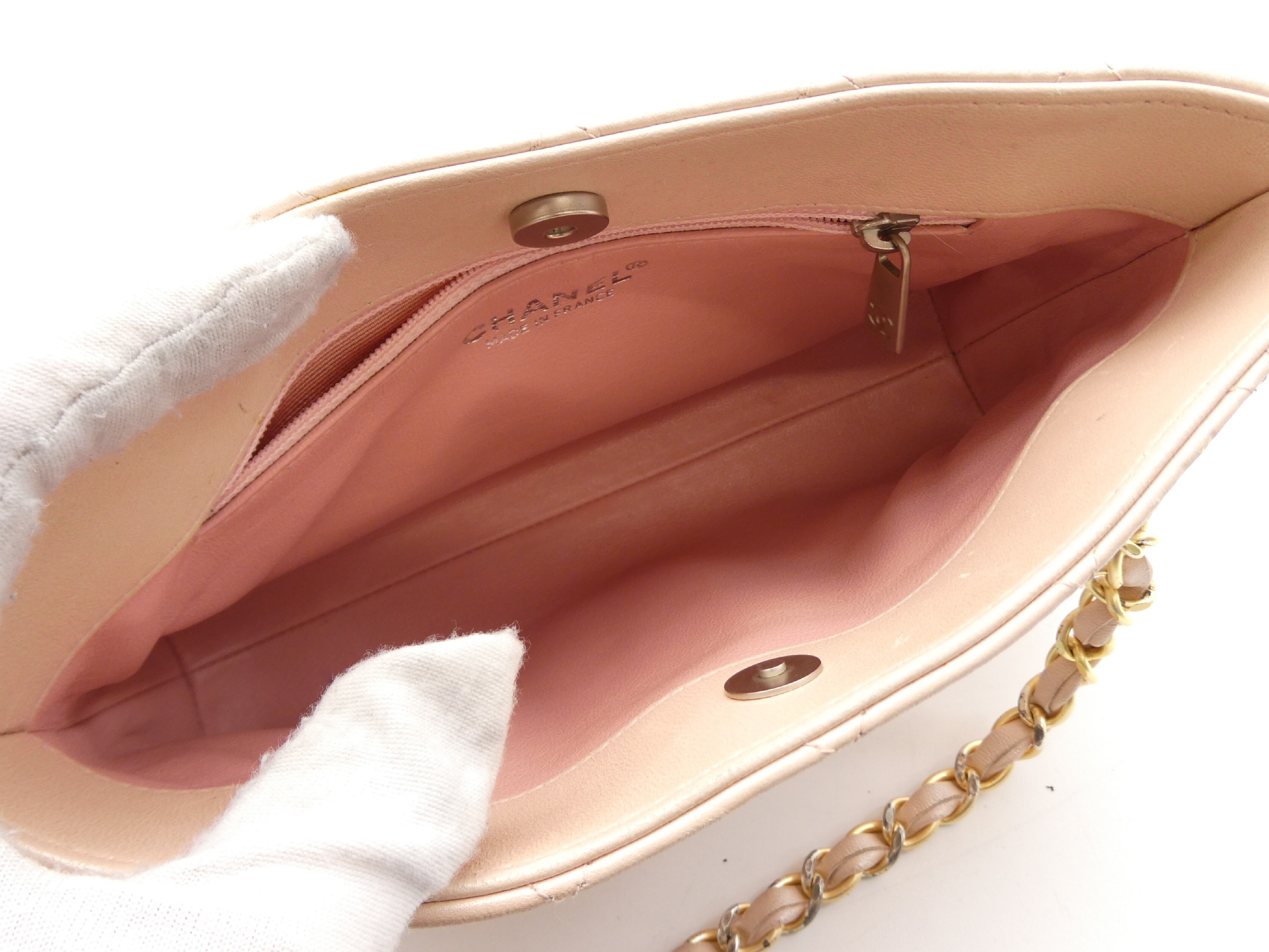 Matelassé Coco Mark Chain Handbag — view 7