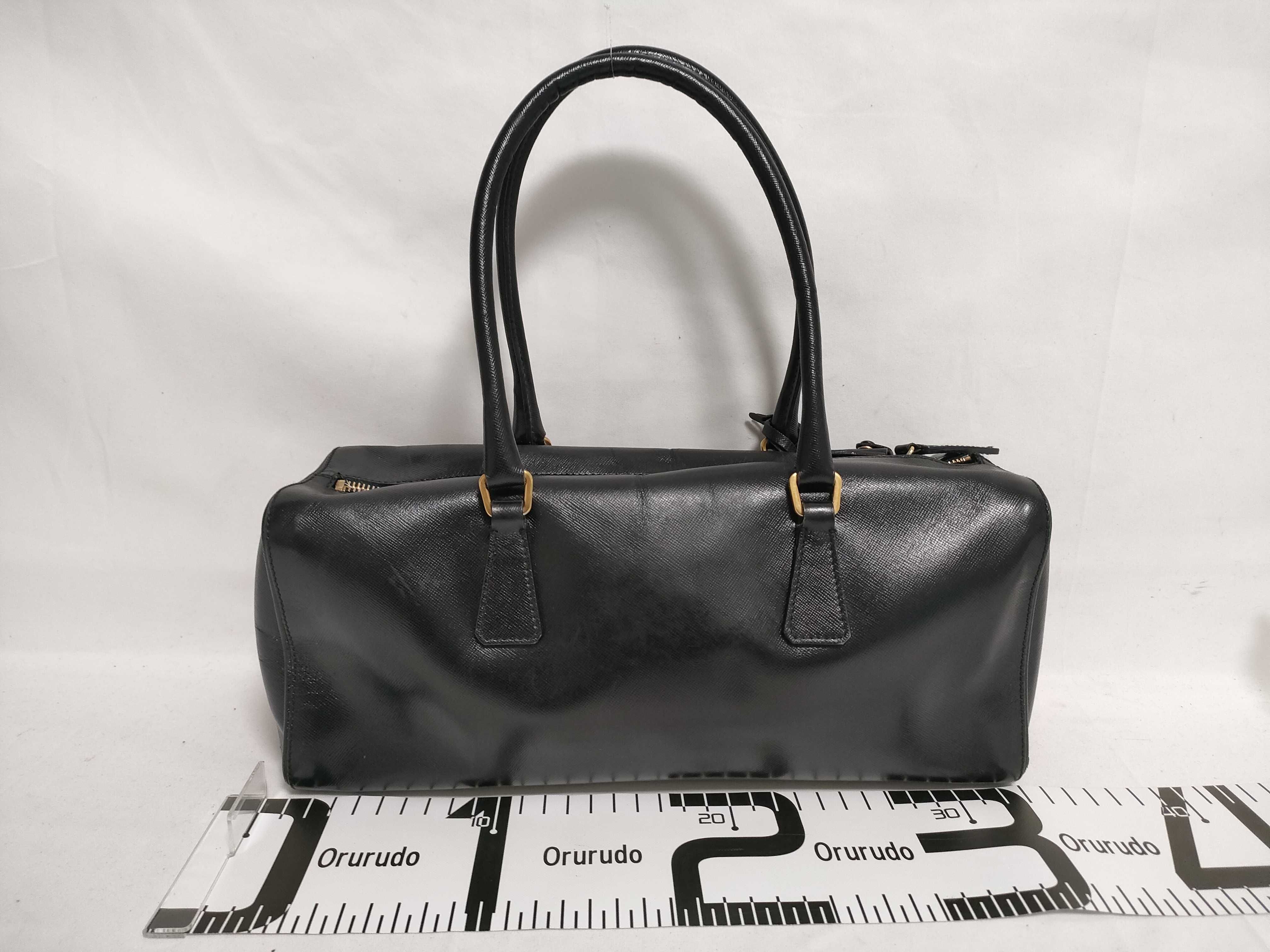 handbag, Saffiano leather, with 2 padlock keys and clochette. — view 2