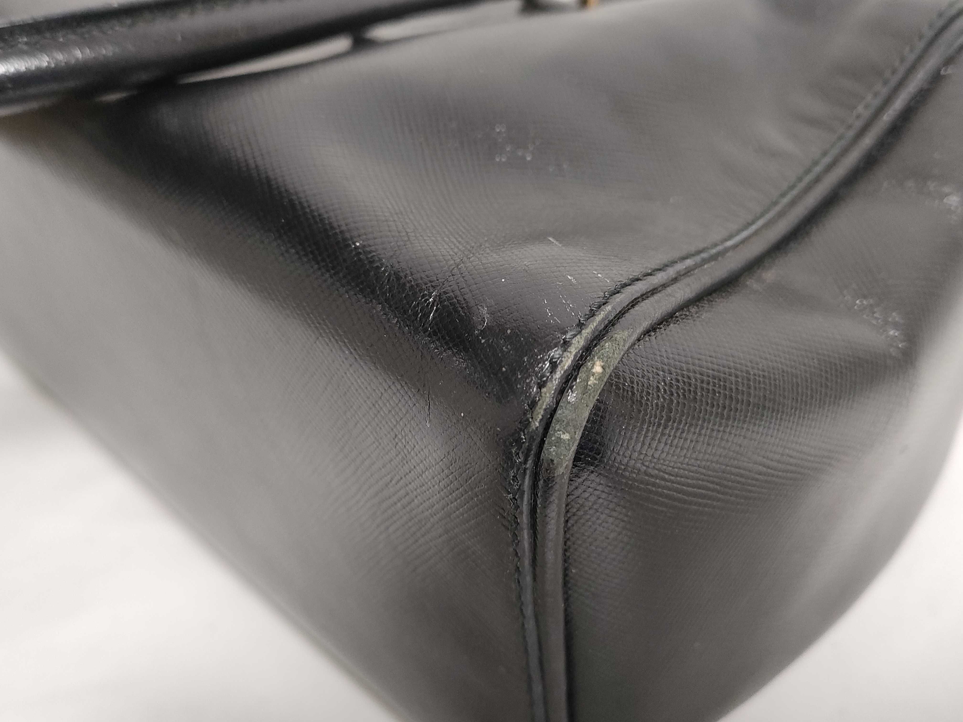 handbag, Saffiano leather, with 2 padlock keys and clochette. — view 7