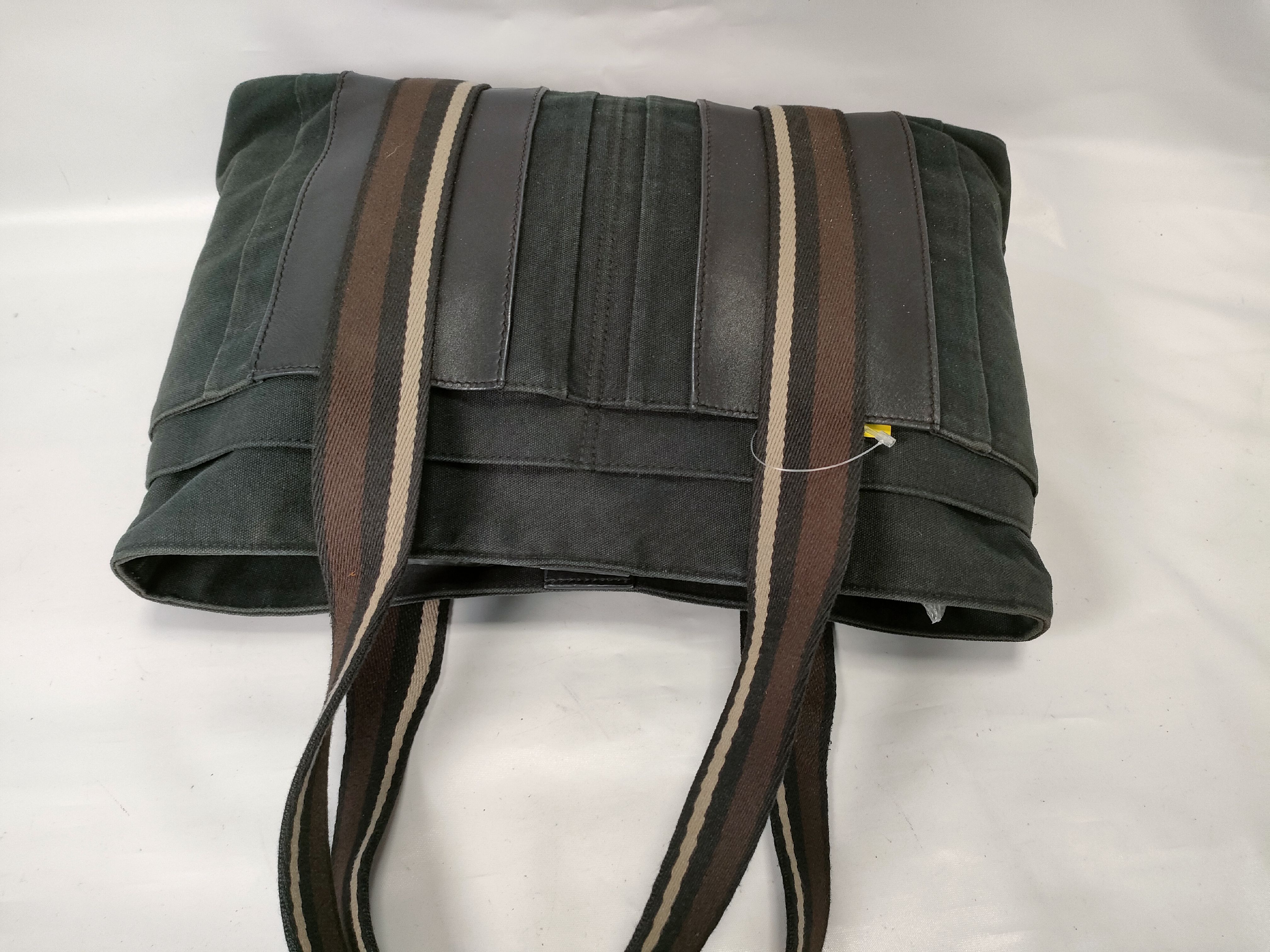 Troca Horizontal MM Tote Bag (Torn Tag) — view 8