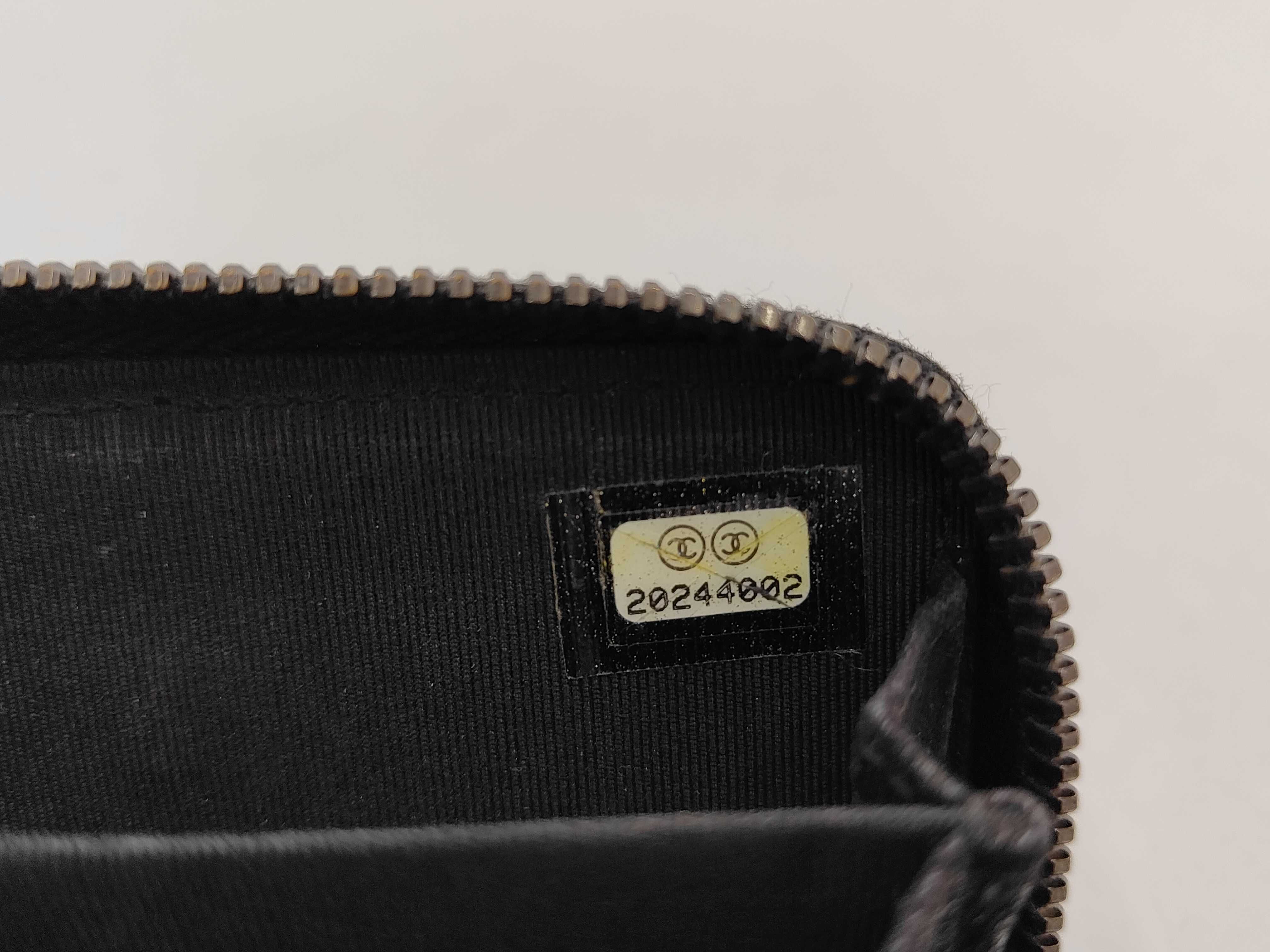 Matelassé Chain Me Goatskin Coin Case (with seal, card, and box) — view 13