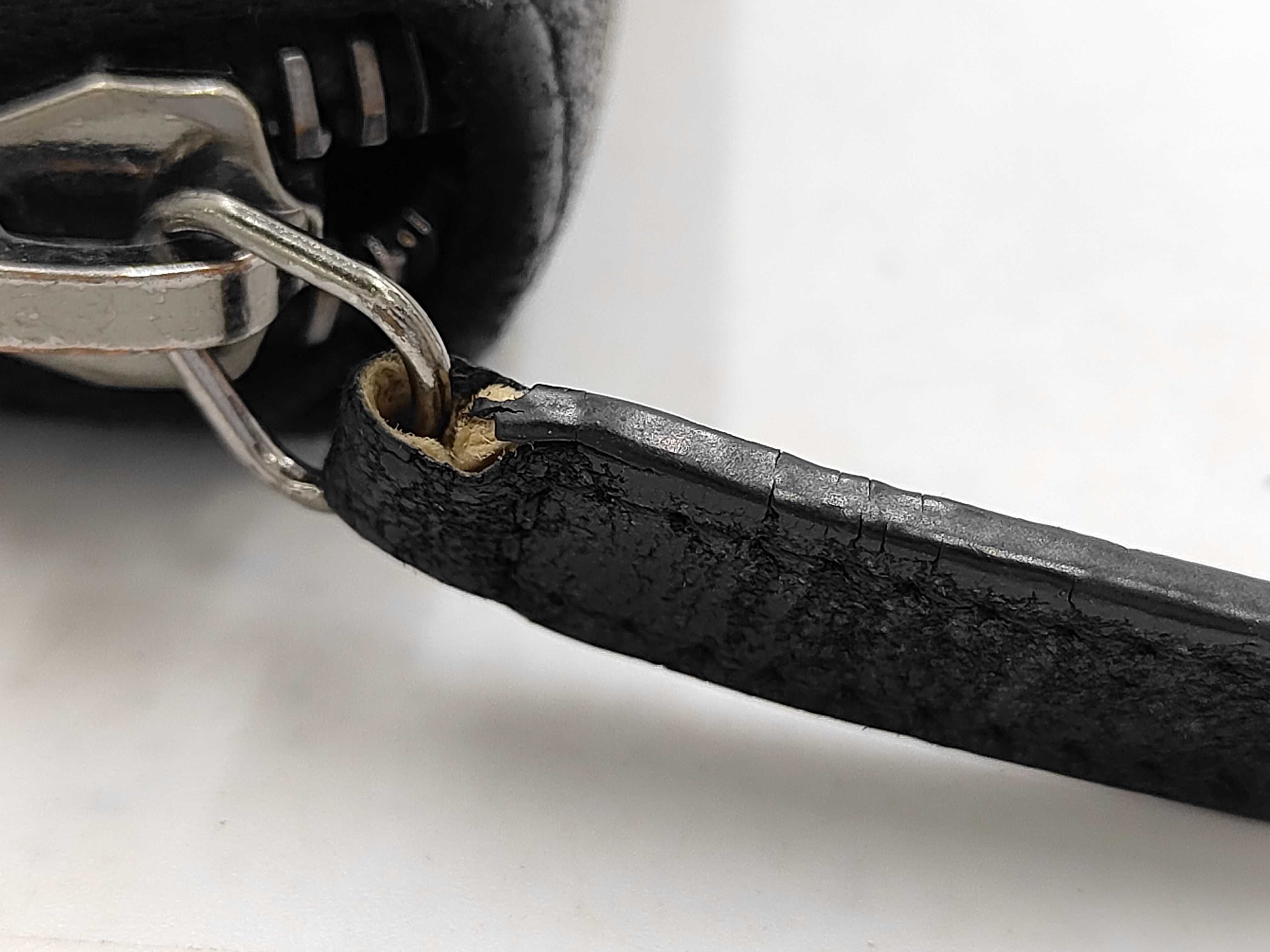 Matelassé Chain Me Goatskin Coin Case (with seal, card, and box) — view 8