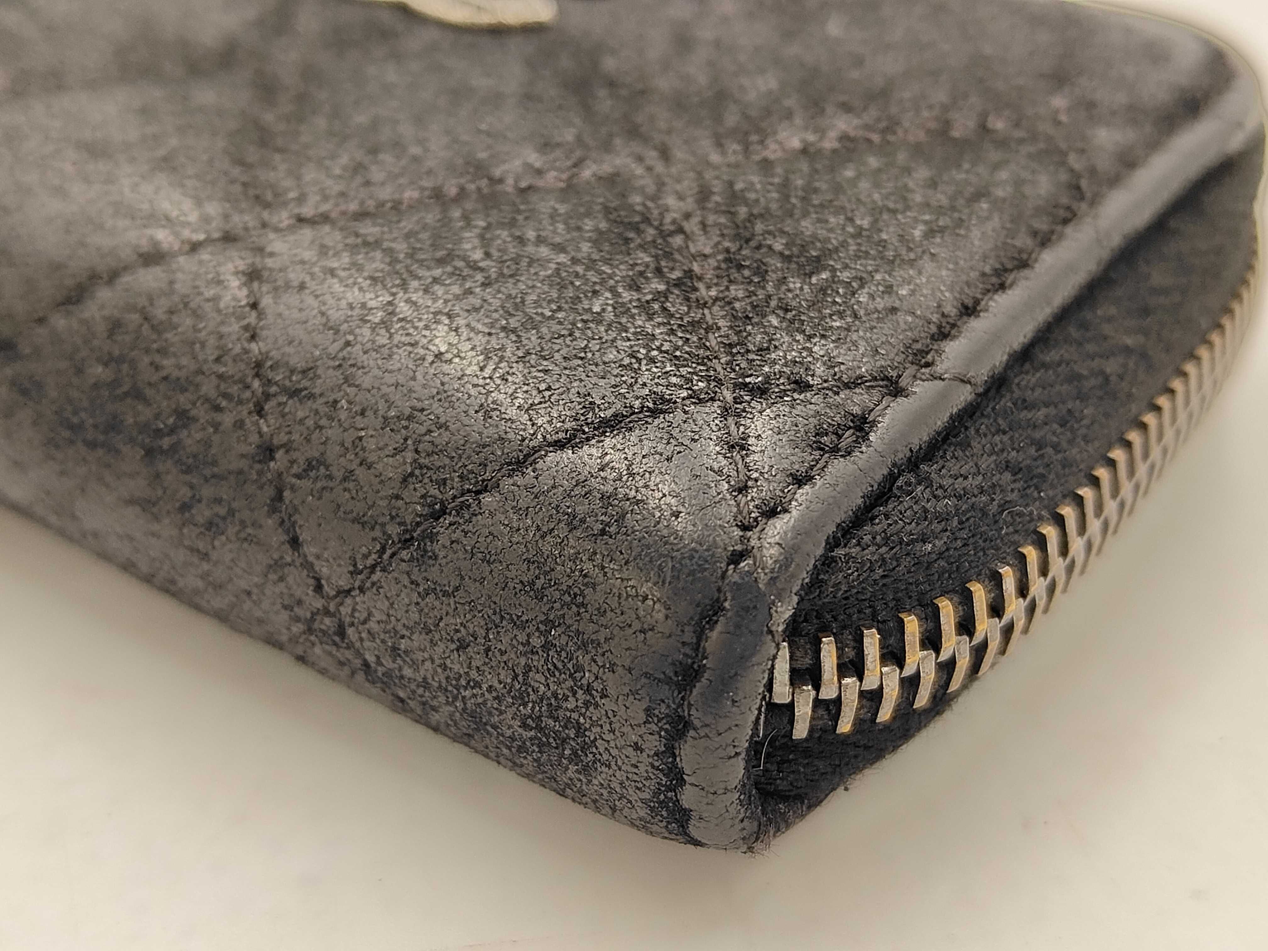 Matelassé Chain Me Goatskin Coin Case (with seal, card, and box) — view 10