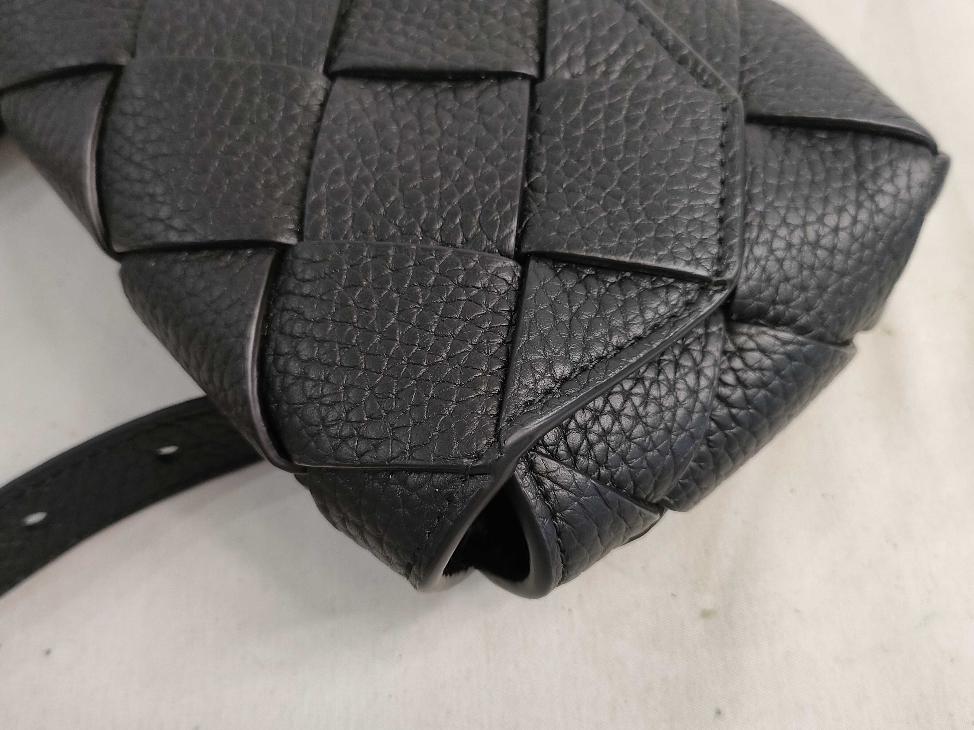 Intrecciato Maxi Intrecciato Diagono Shoulder Bag — view 13